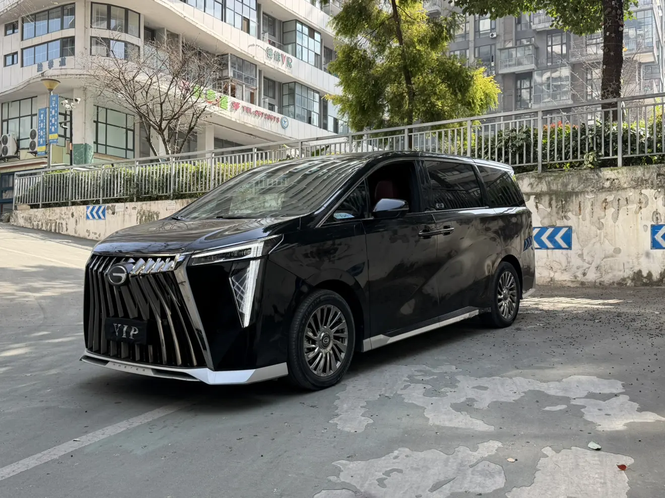 GAC Trumpchi M8  из Китая