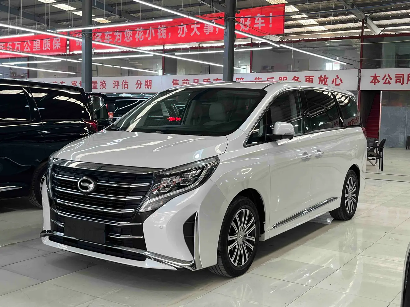 GAC Trumpchi M8  из Китая