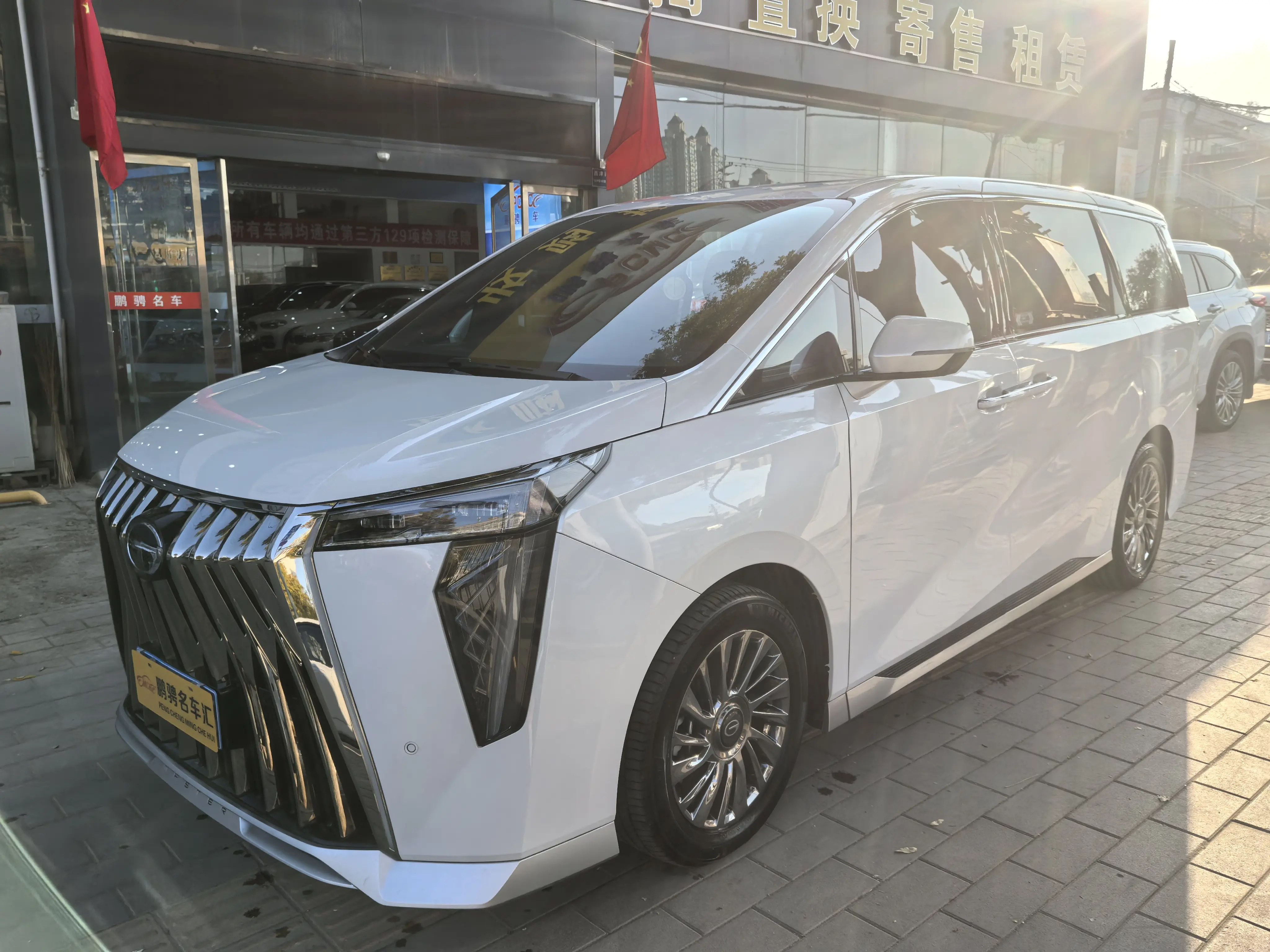 GAC Trumpchi M8  из Китая