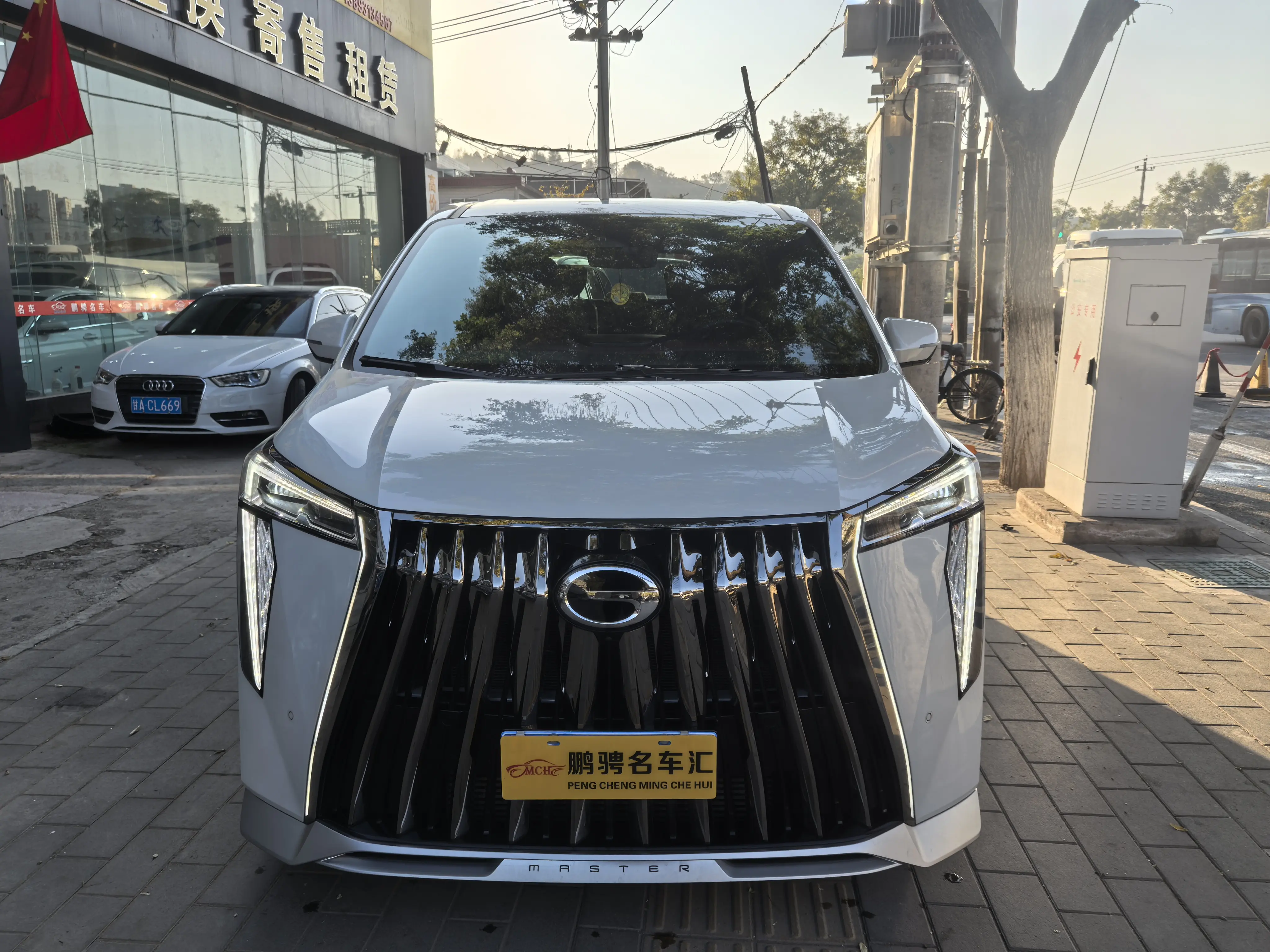 GAC Trumpchi M8  из Китая