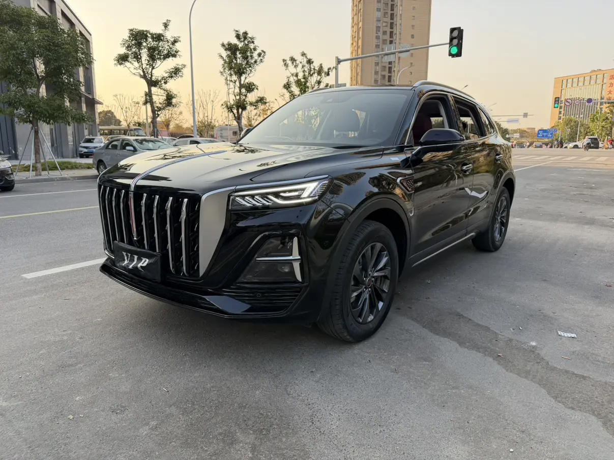 Hongqi HS5  из Китая