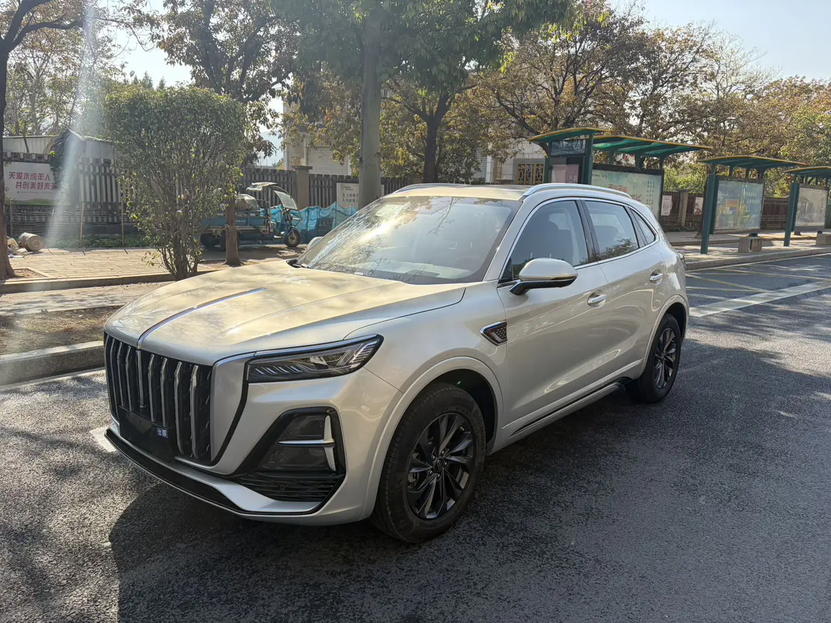 Hongqi HS5  из Китая