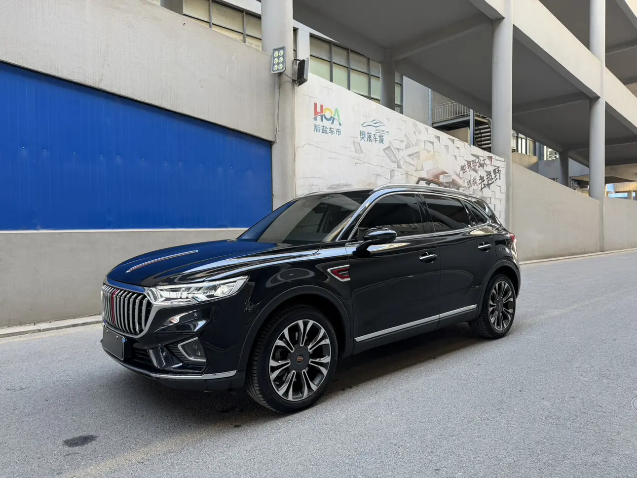 Hongqi HS5  из Китая