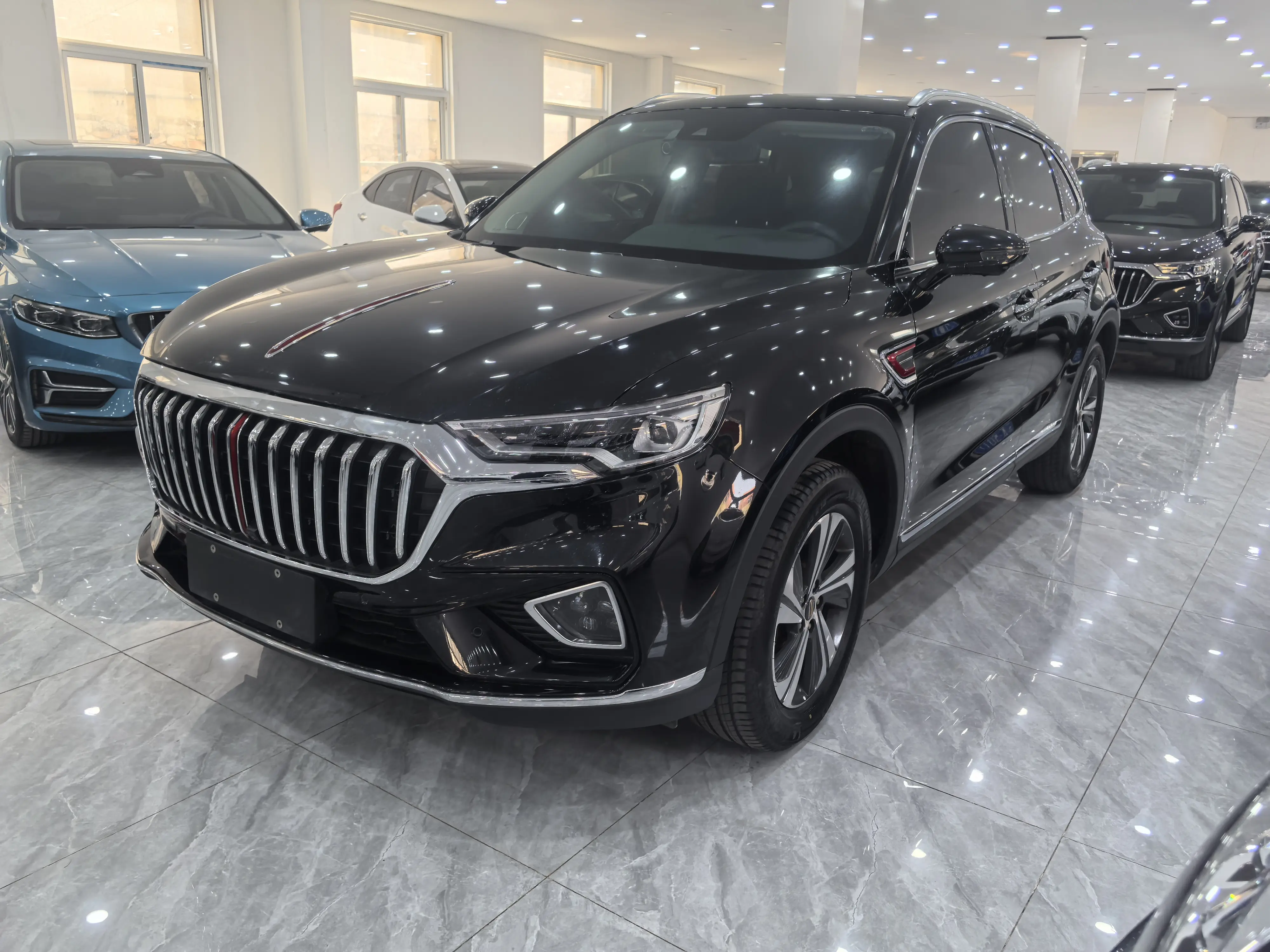 Hongqi HS5  из Китая