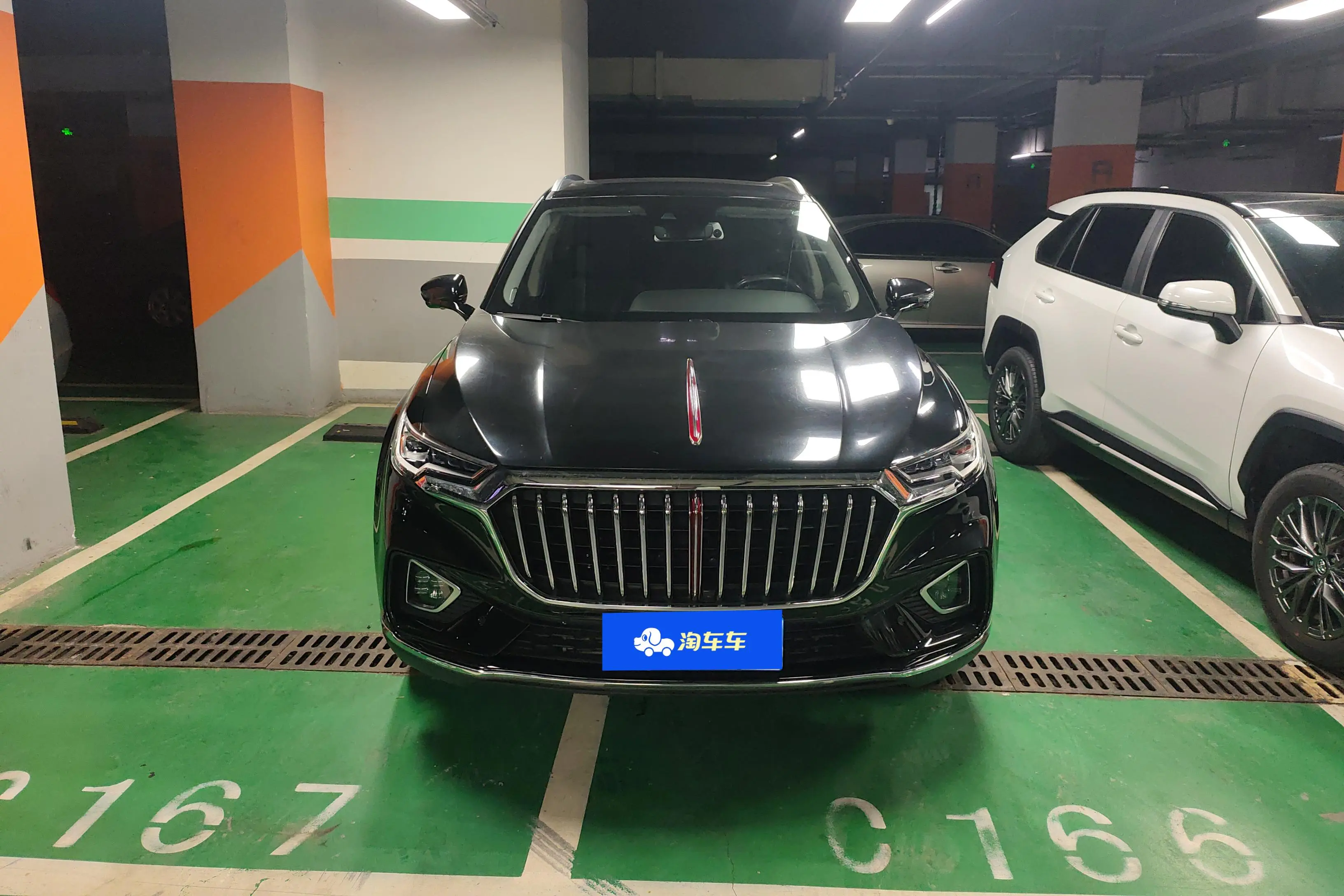 Hongqi HS5  из Китая