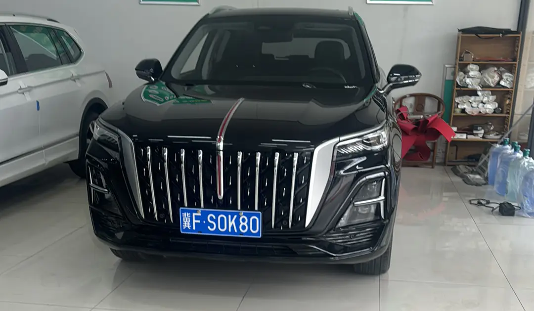 Hongqi HS5  из Китая