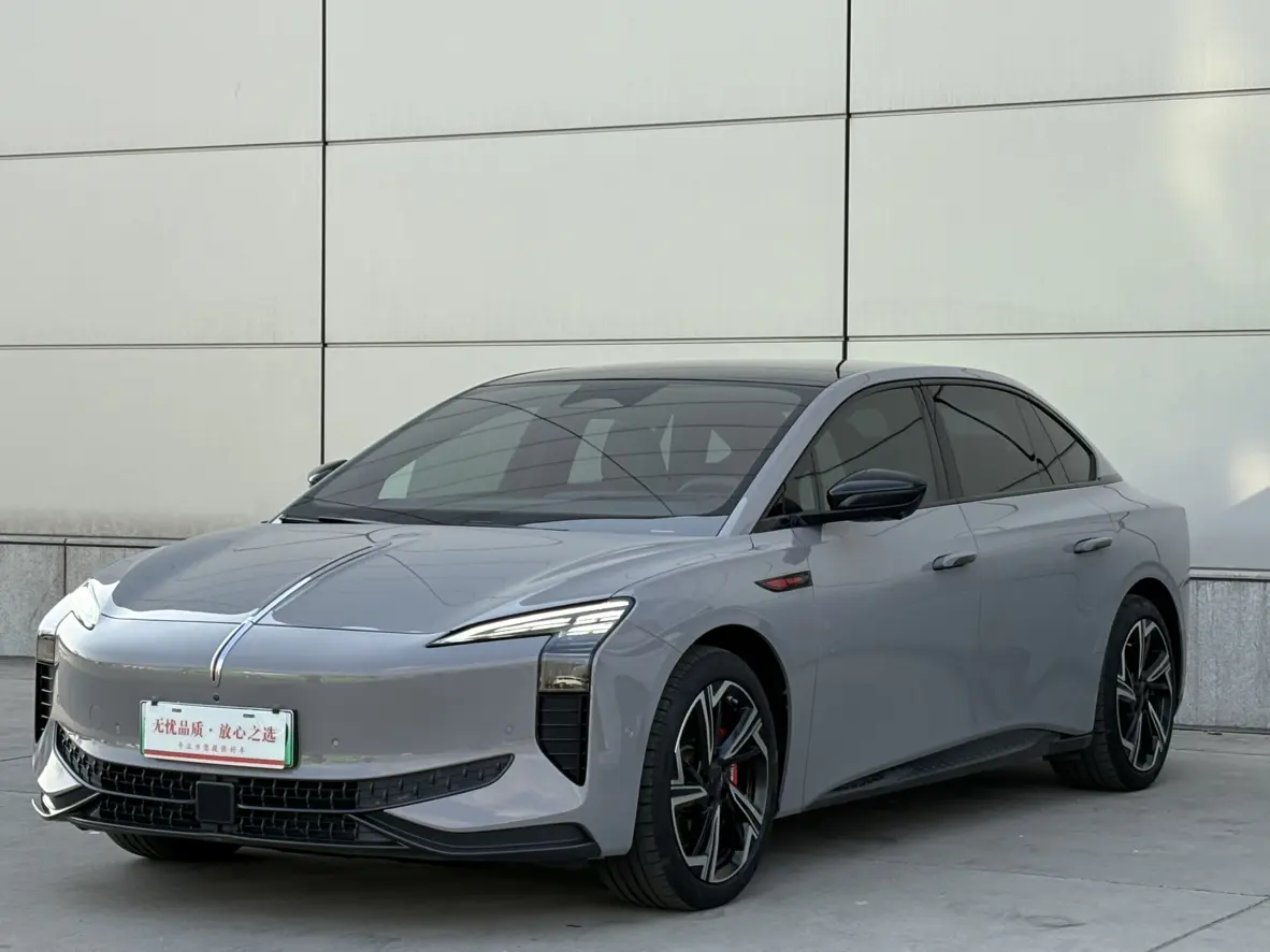 Hongqi EH7  из Китая