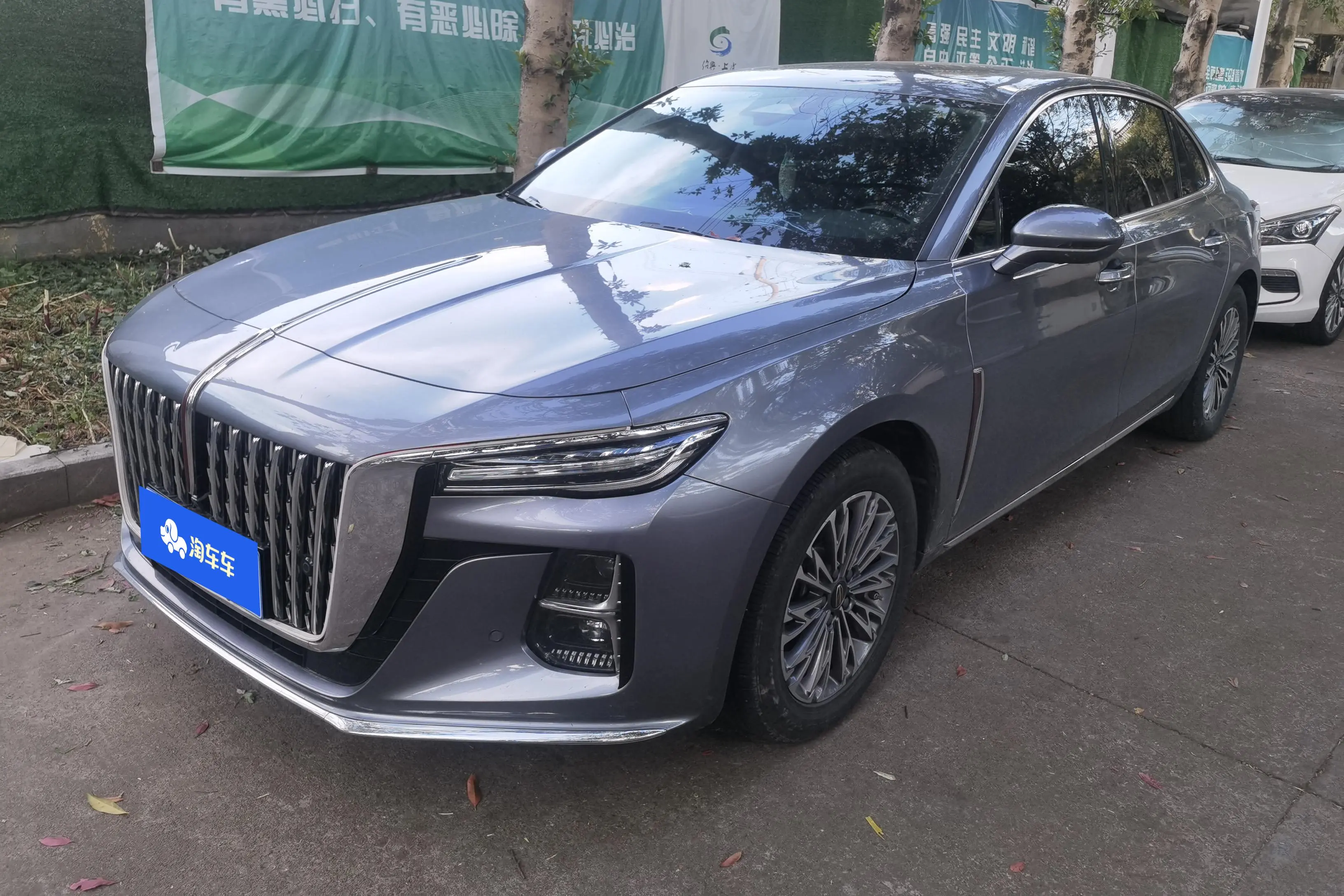 Hongqi H5  из Китая