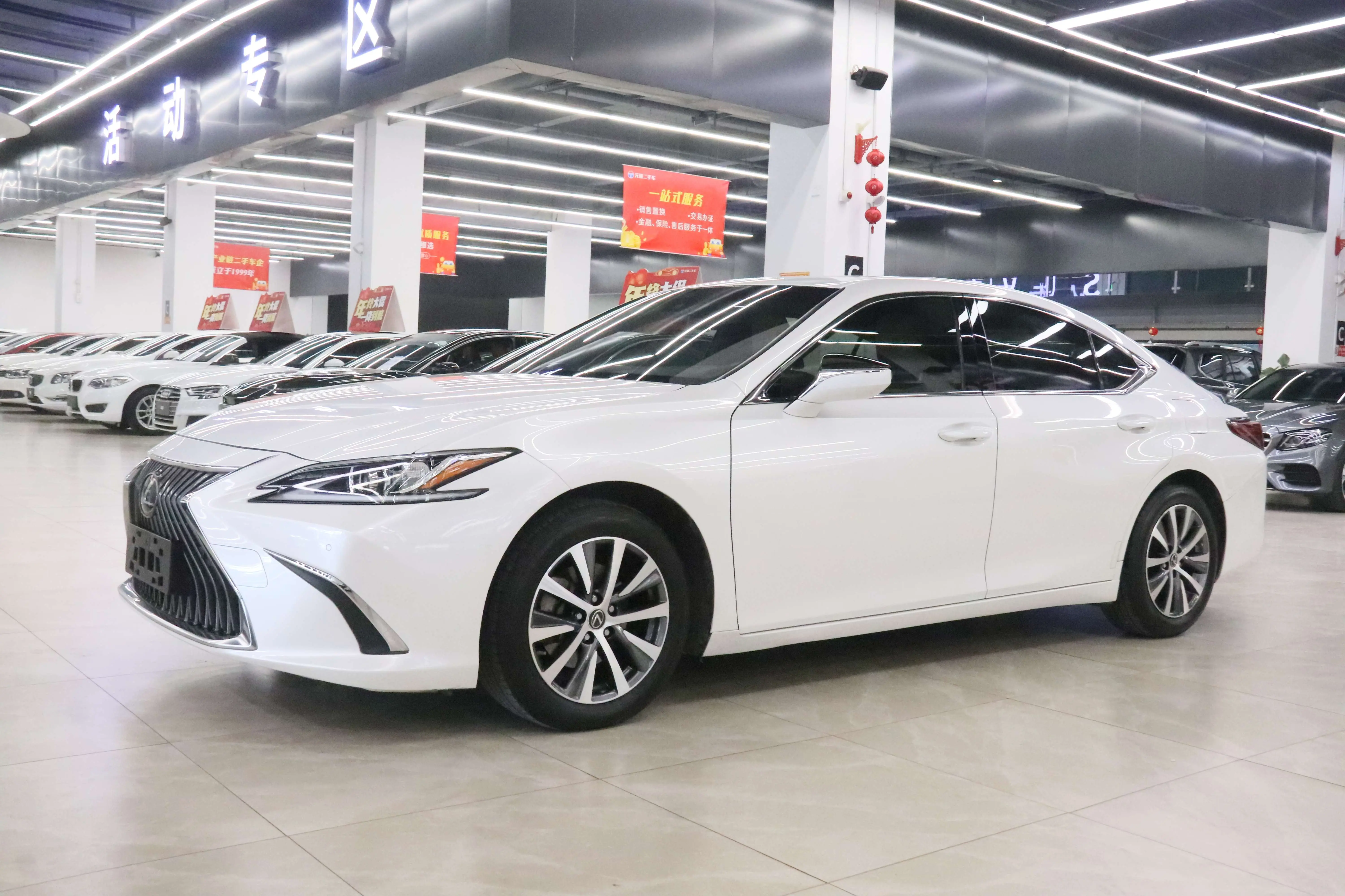 Lexus ES