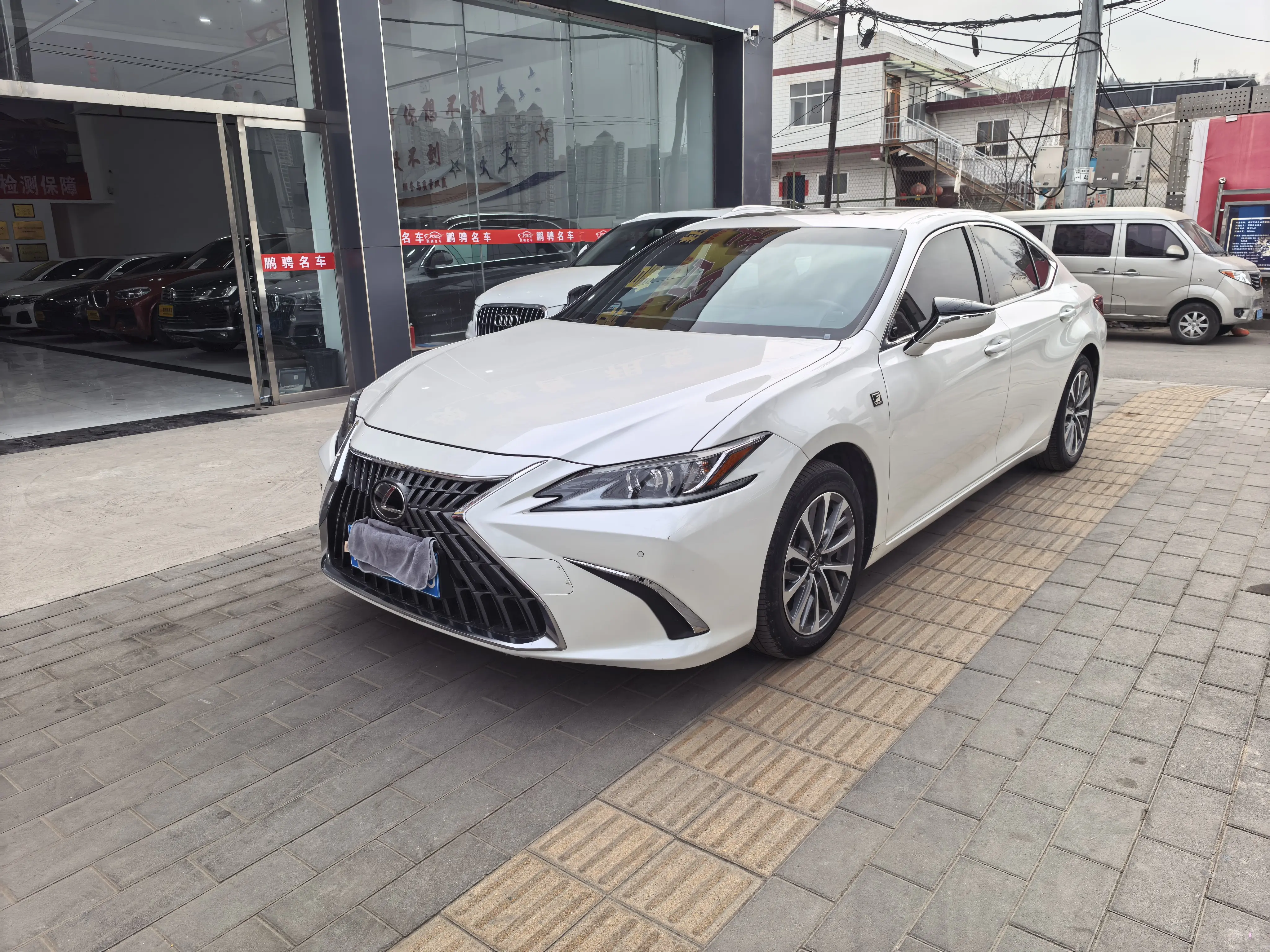 Lexus ES