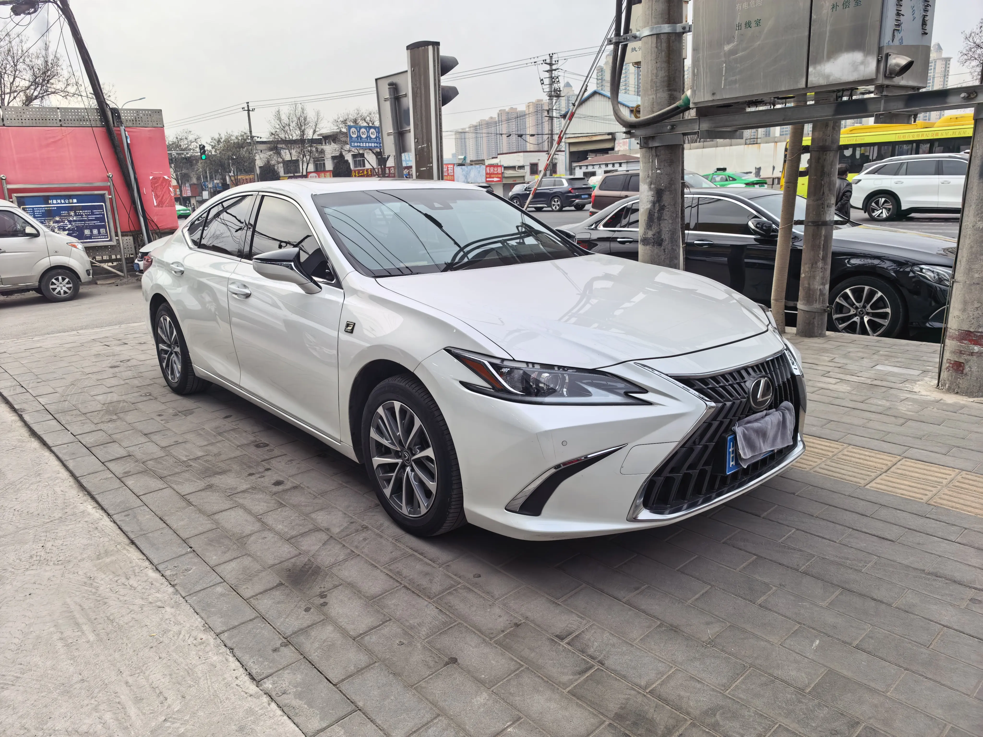 Lexus ES