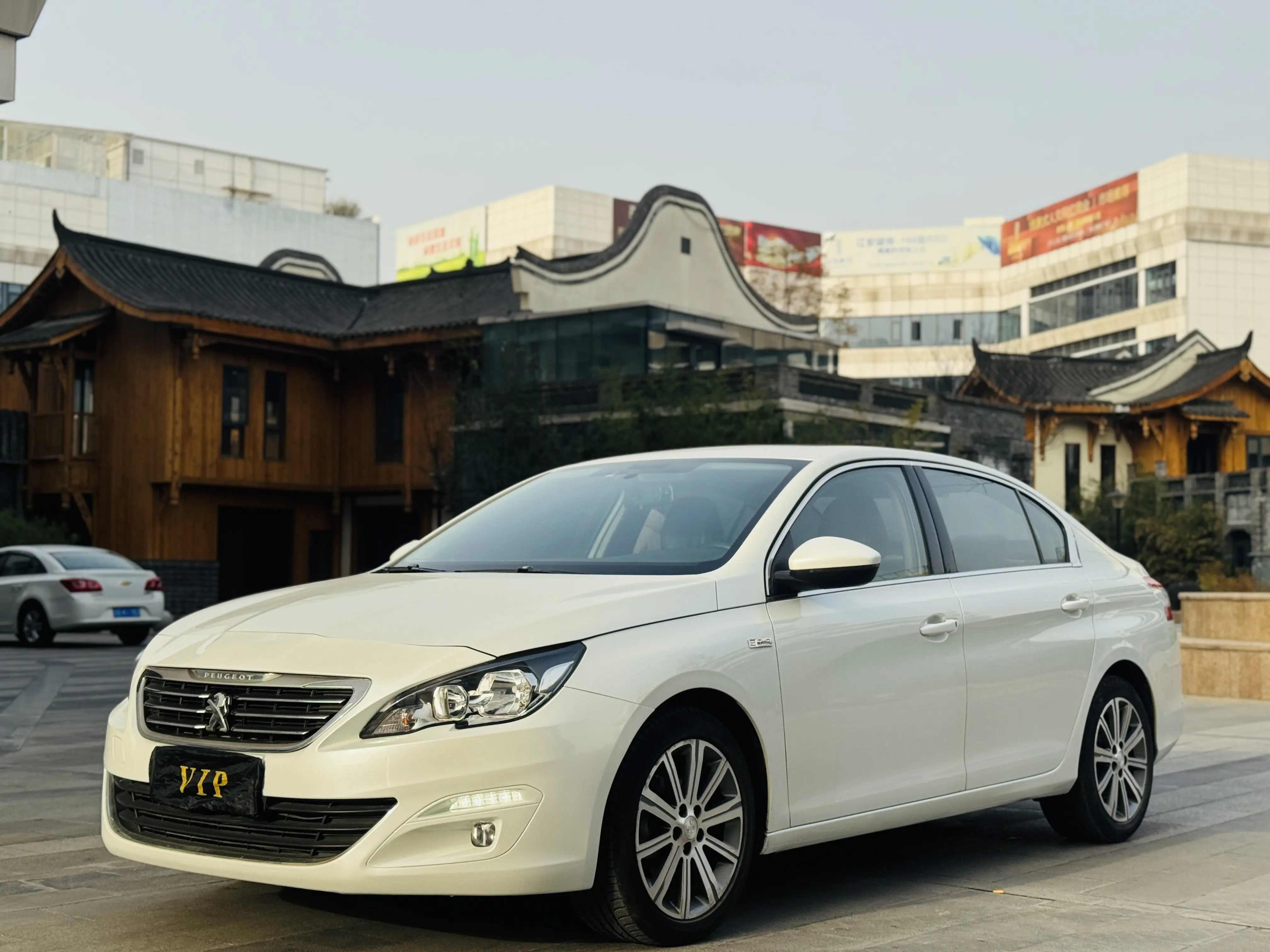 Peugeot 408