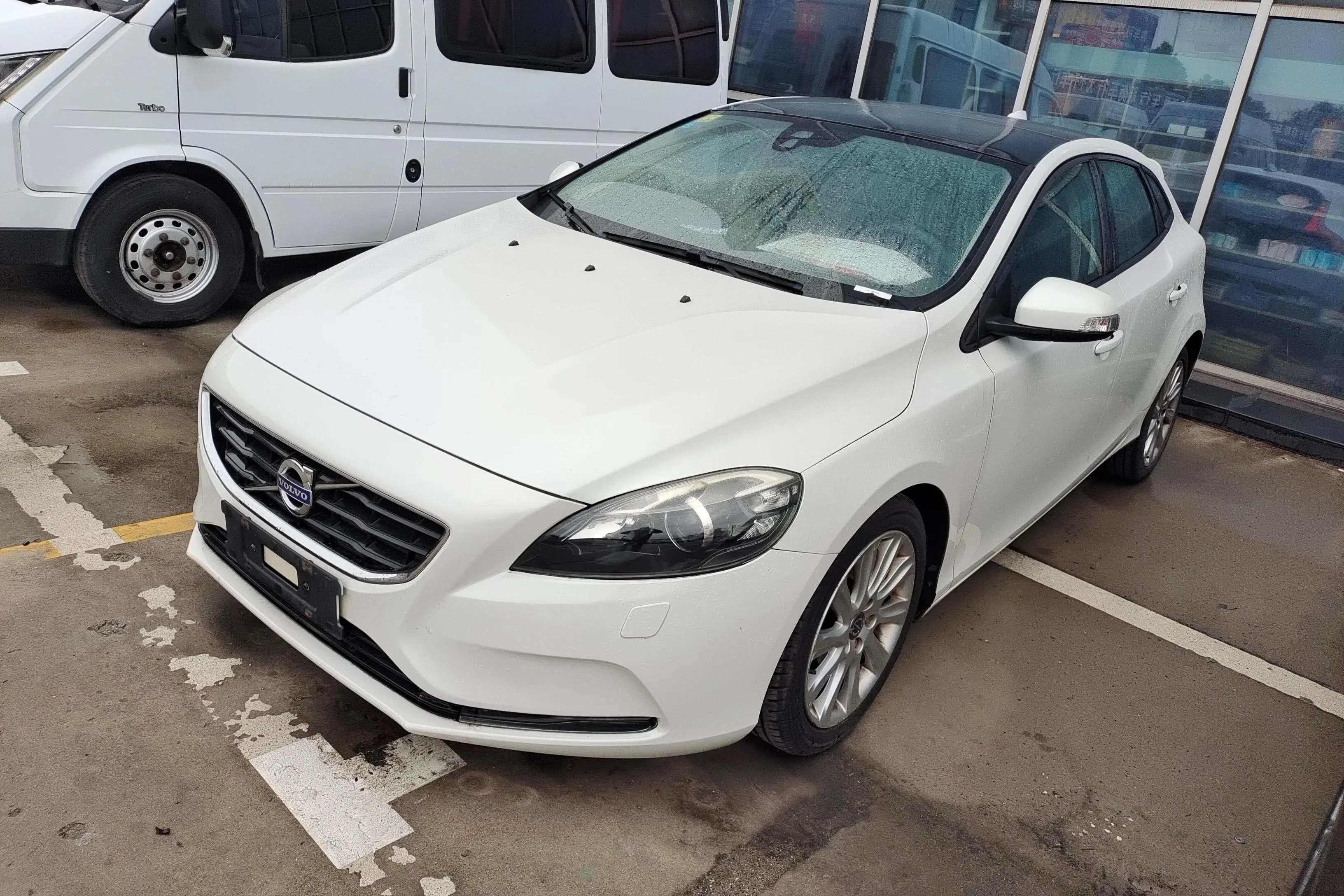 Volvo V40  из Китая
