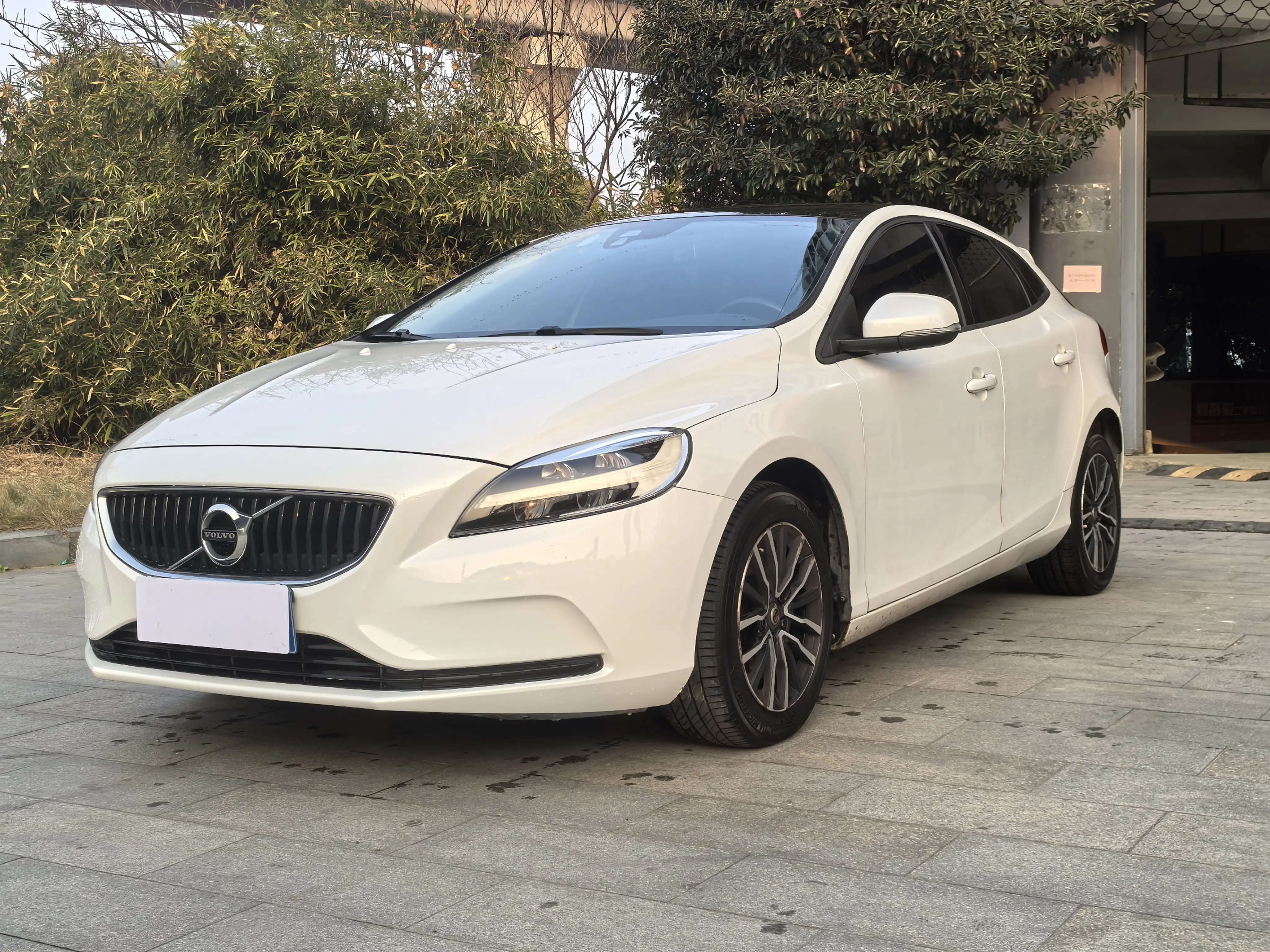 Volvo V40  из Китая