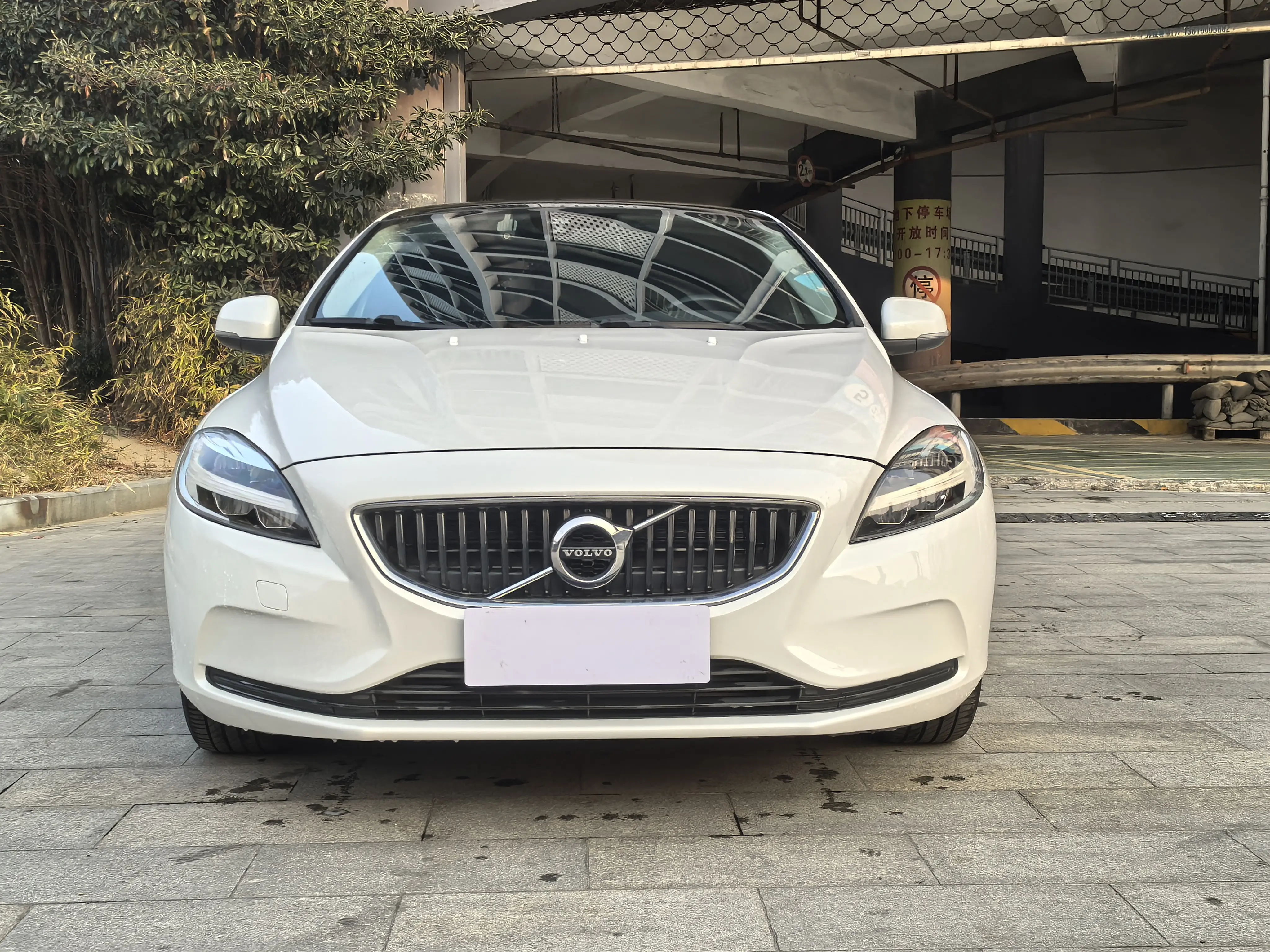 Volvo V40  из Китая