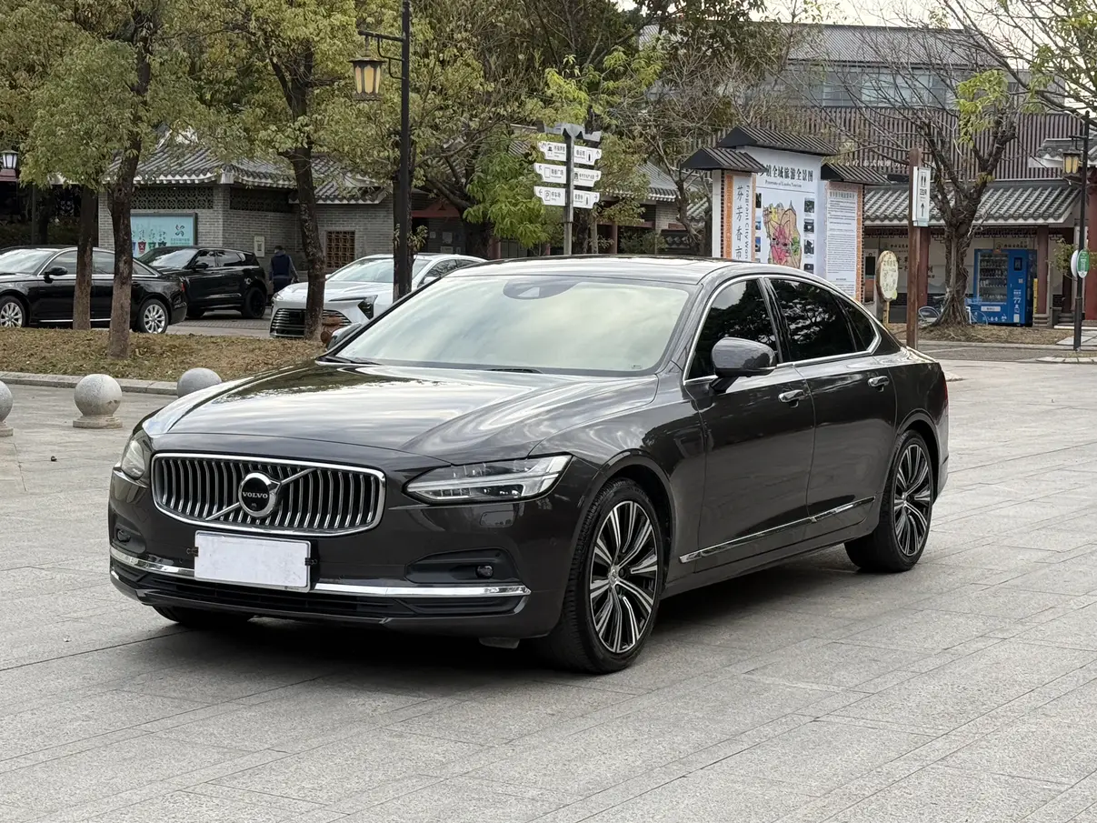 Volvo S90