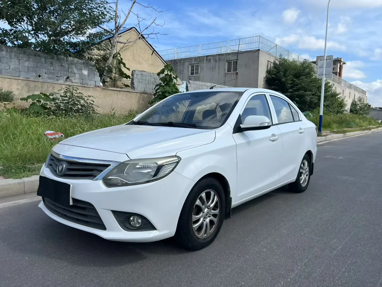 Changan Yuexiang V3  из Китая