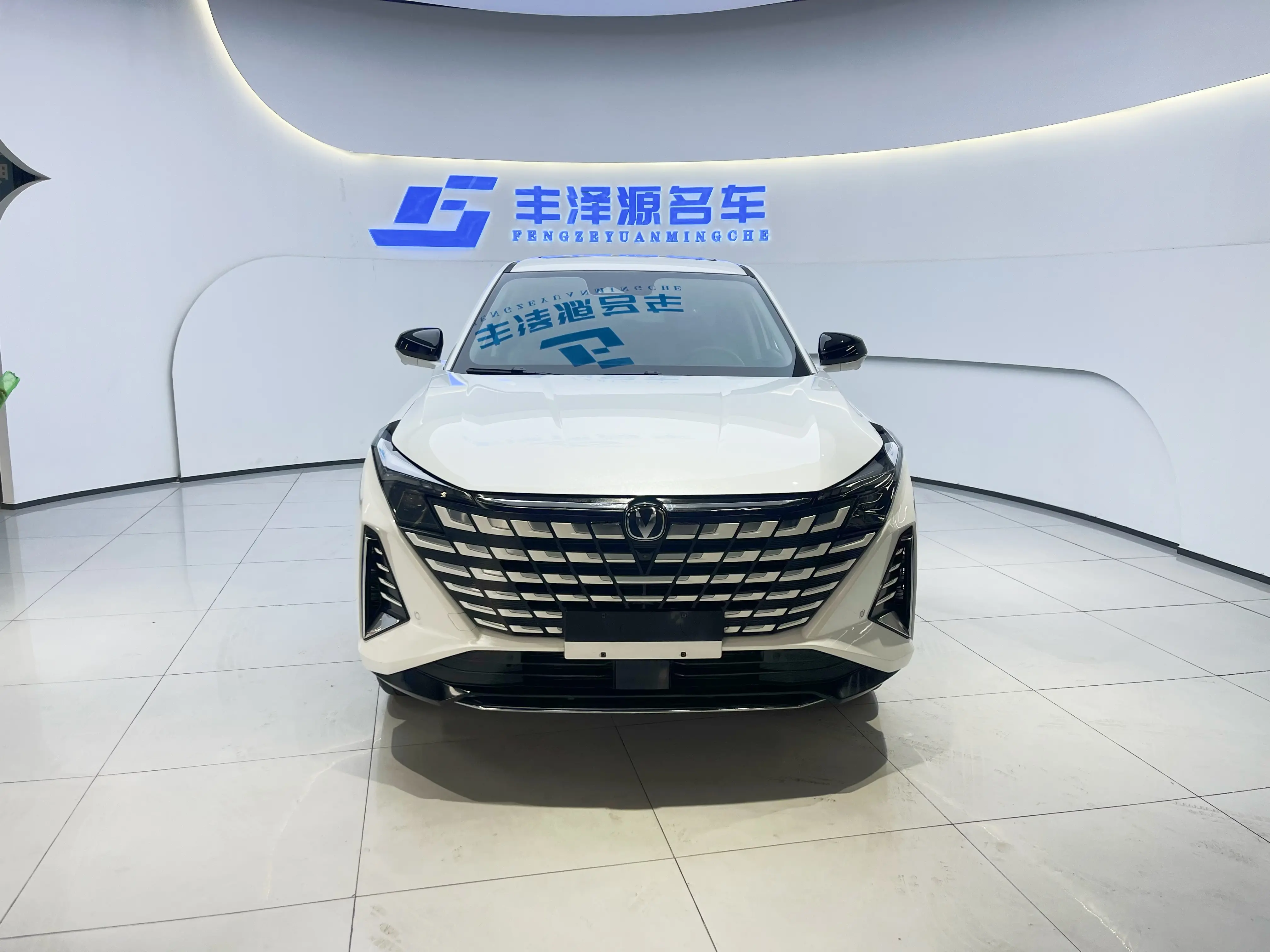 Changan UNI-Z PHEV  из Китая