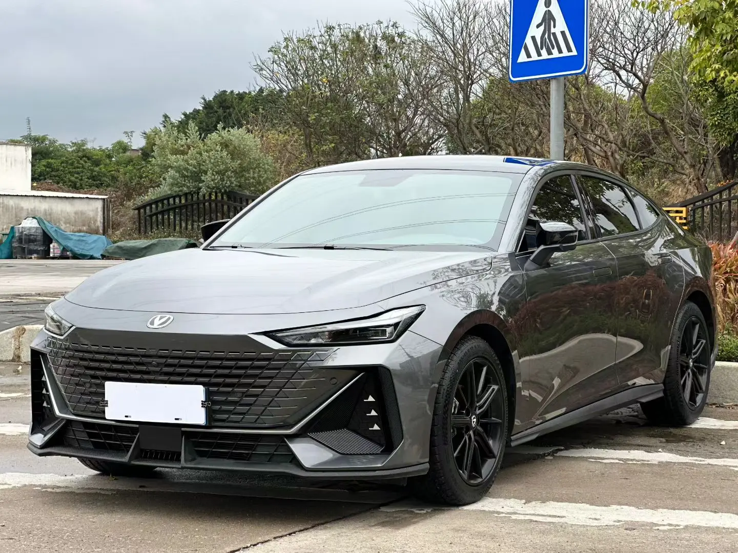 Changan UNI-V  из Китая