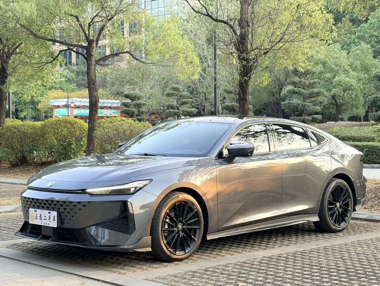 Changan UNI-V  из Китая