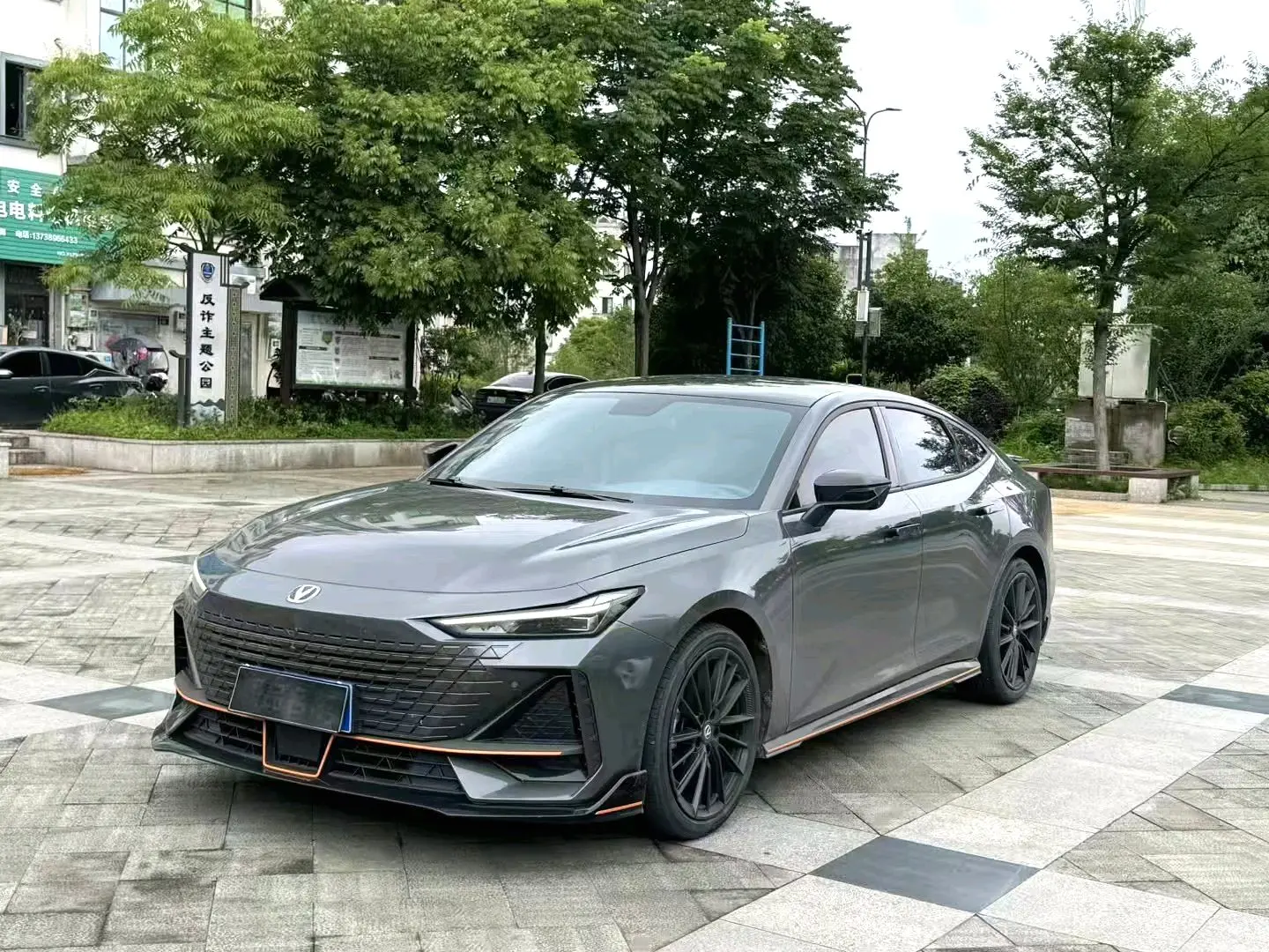 Changan UNI-V  из Китая