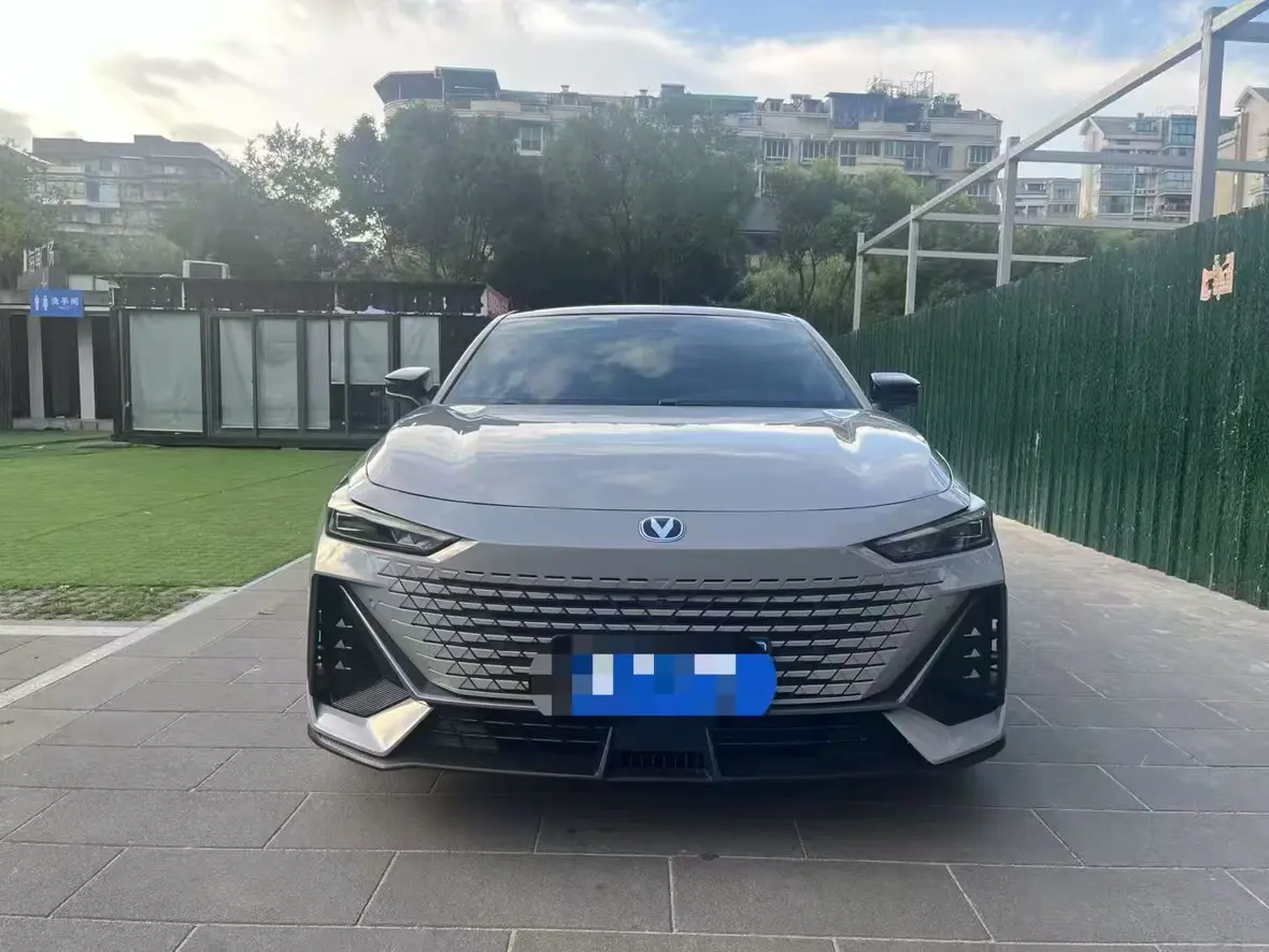 Changan UNI-V  из Китая