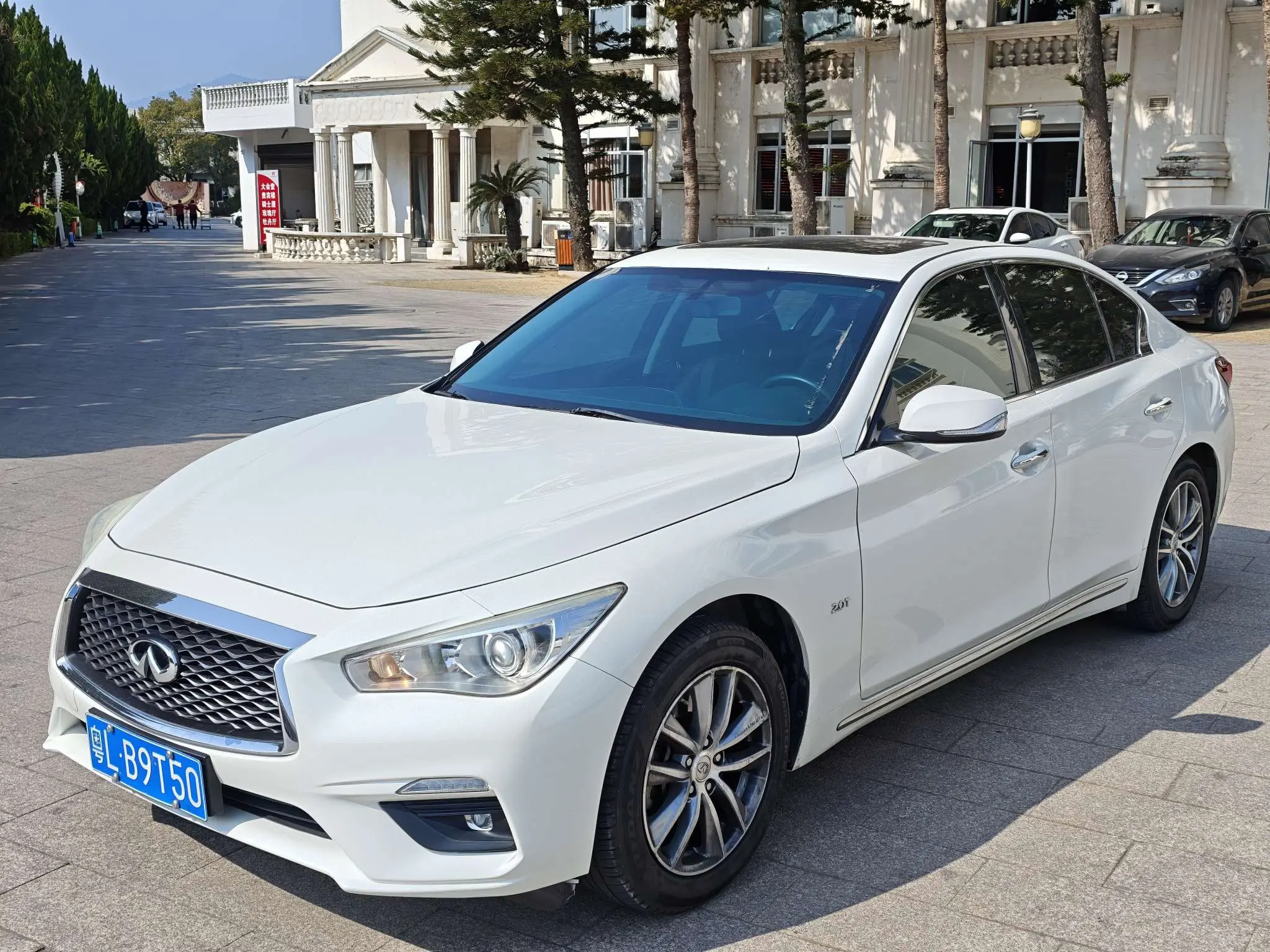 Infiniti Q50L