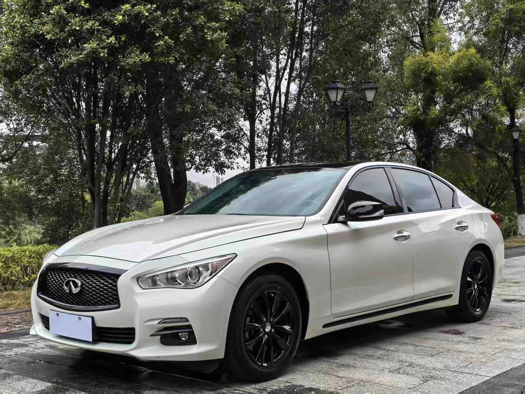 Infiniti Q50L