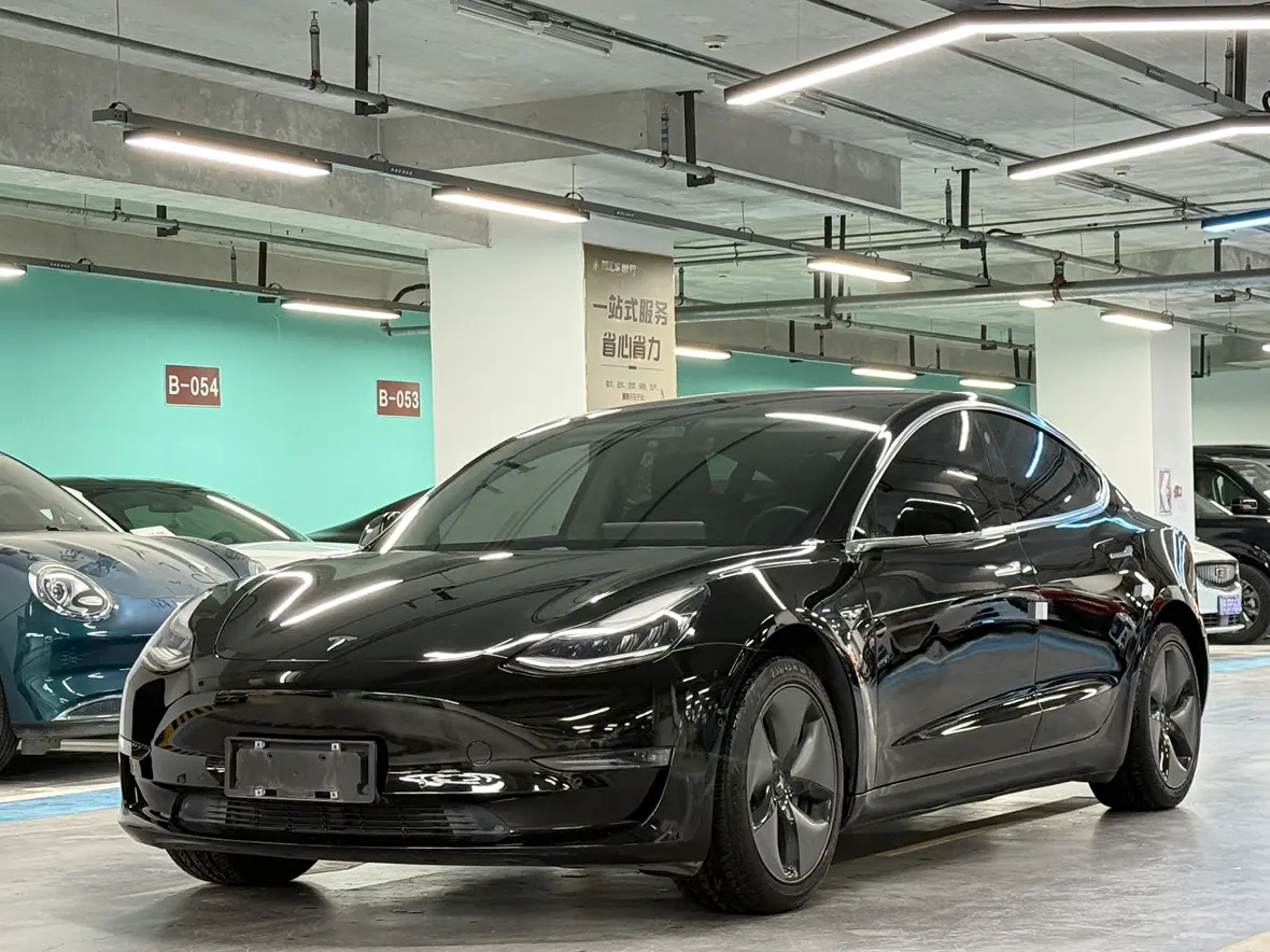 Tesla Model 3  из Китая