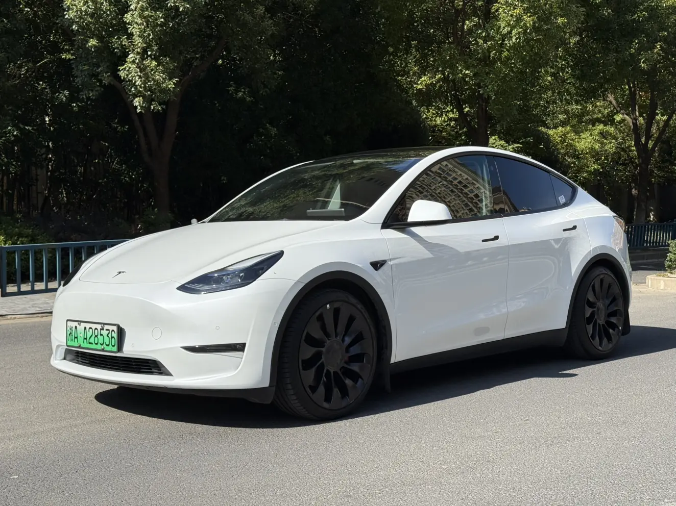 Tesla Model Y  из Китая