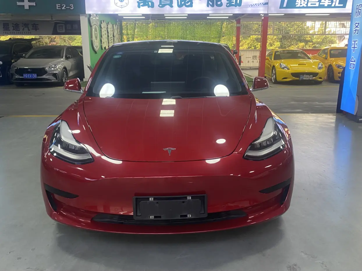 Tesla Model 3  из Китая