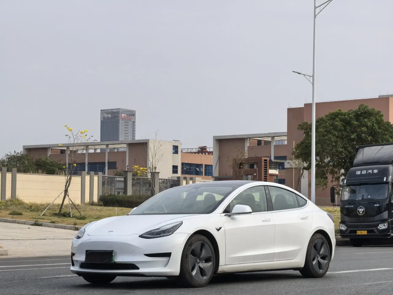 Tesla Model 3  из Китая