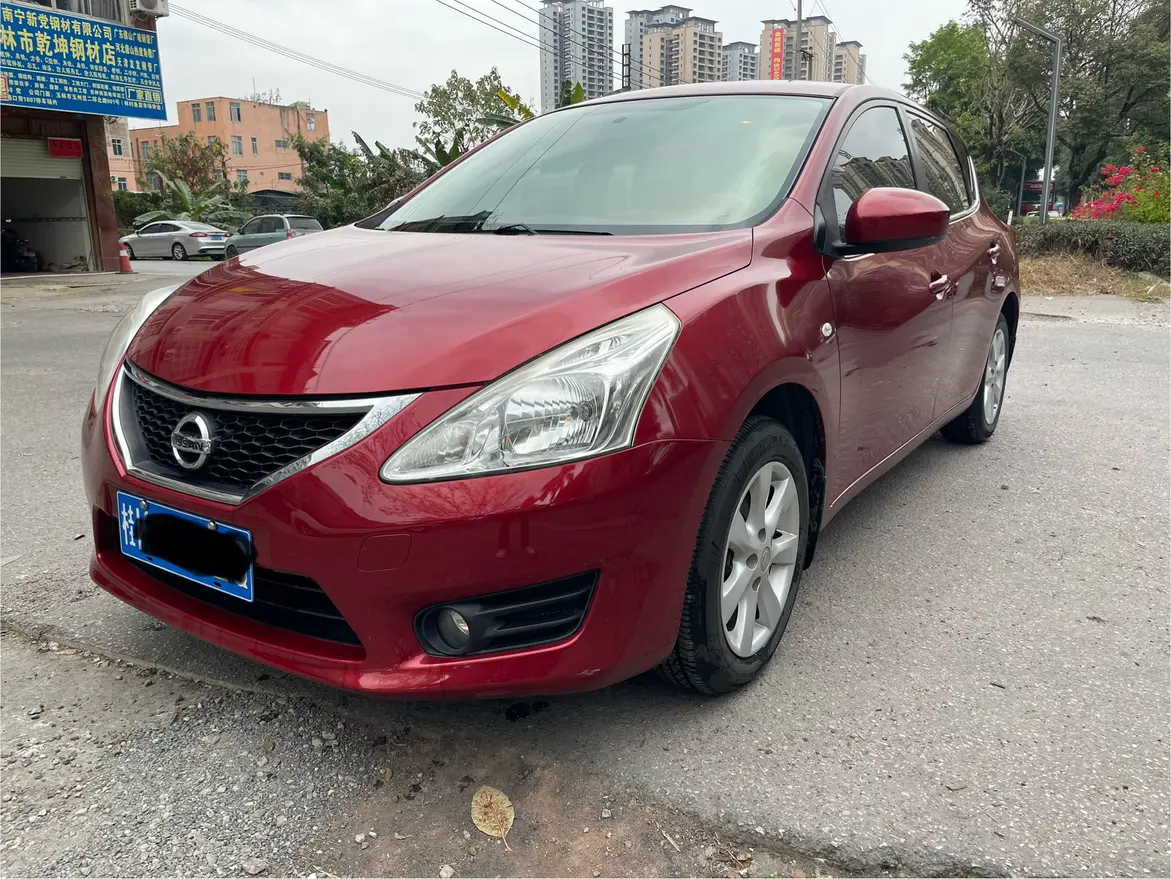 Nissan Tiida  из Китая