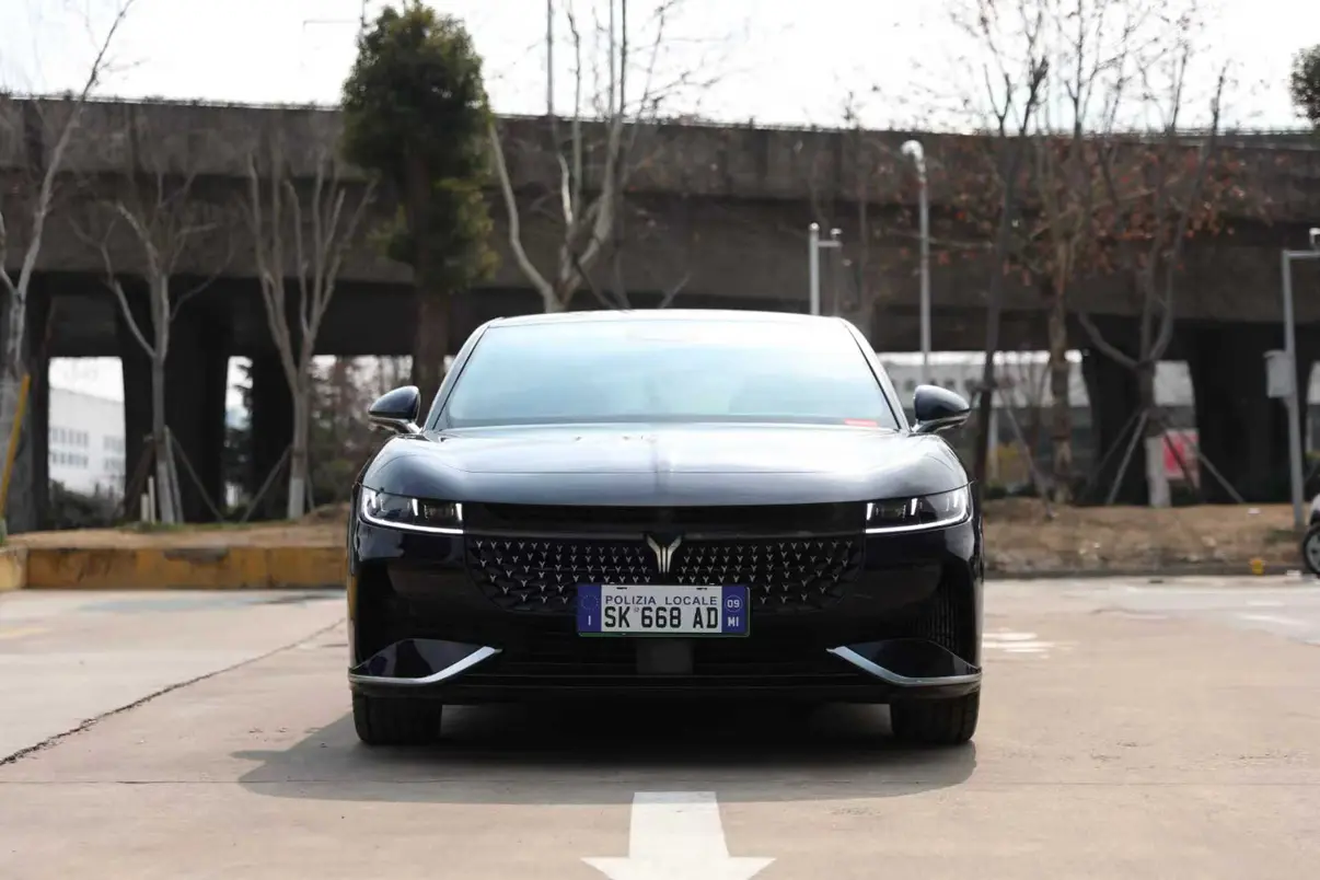 Voyah Passion PHEV  из Китая