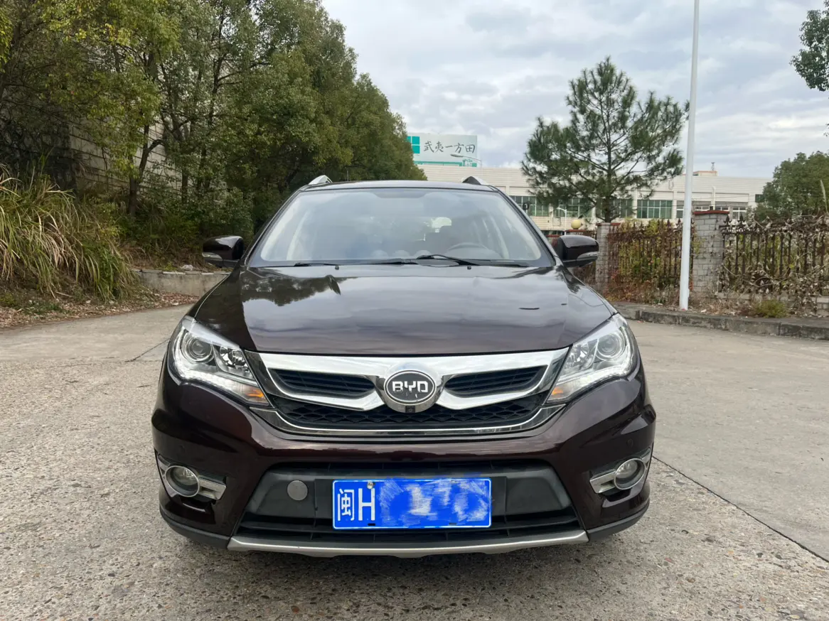 BYD S7  из Китая