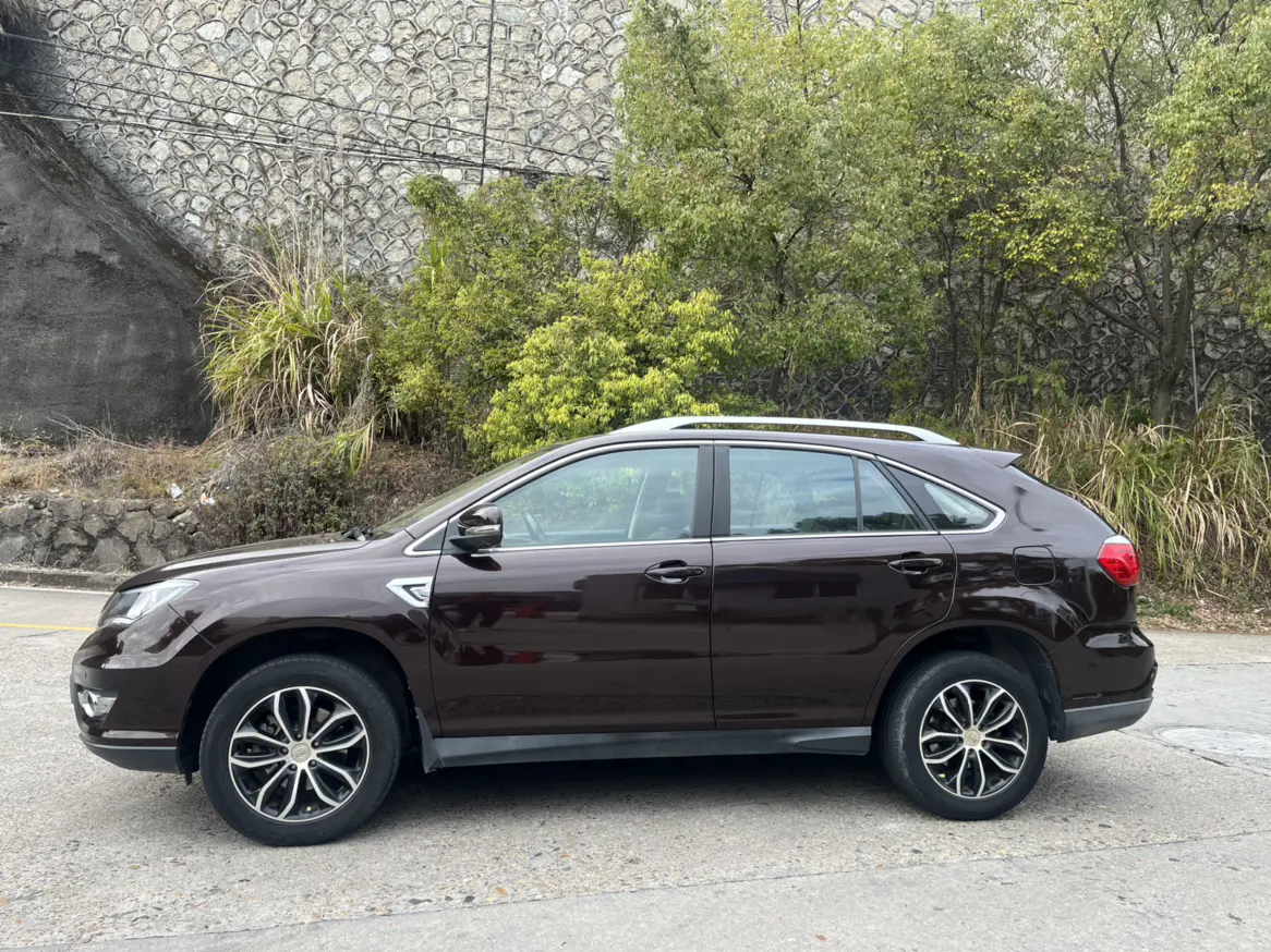 BYD S7