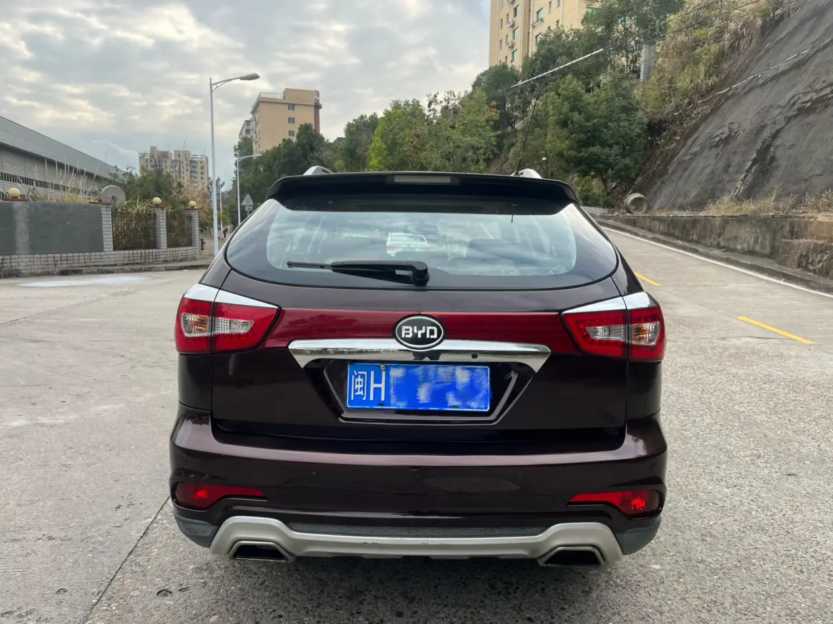 BYD S7