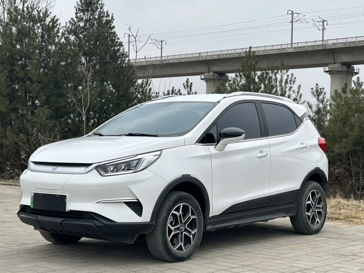 BYD Yuan Pro  из Китая