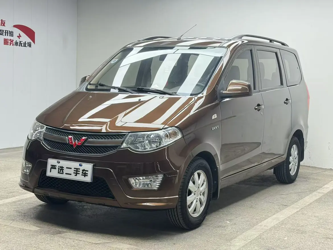 Wuling Hongguang  из Китая