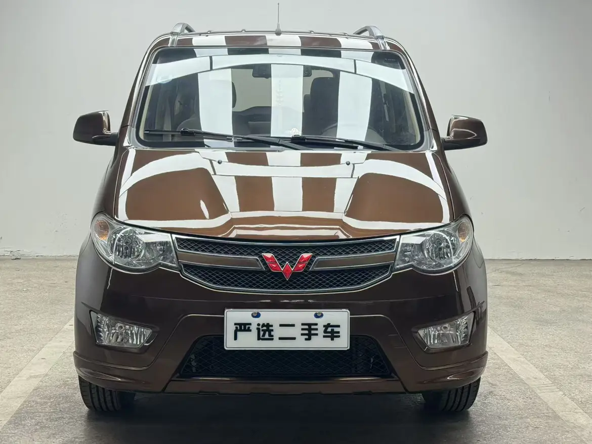 Wuling Hongguang  из Китая