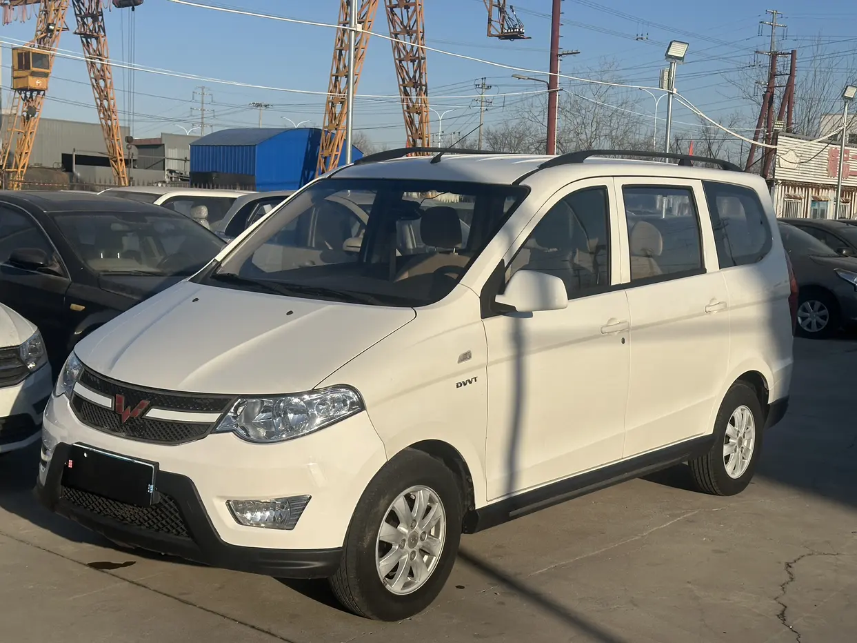 Wuling Hongguang  из Китая