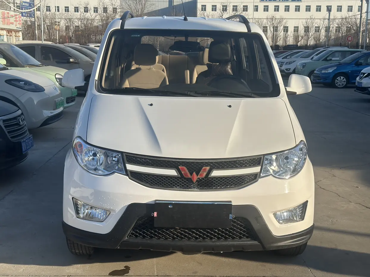 Wuling Hongguang  из Китая