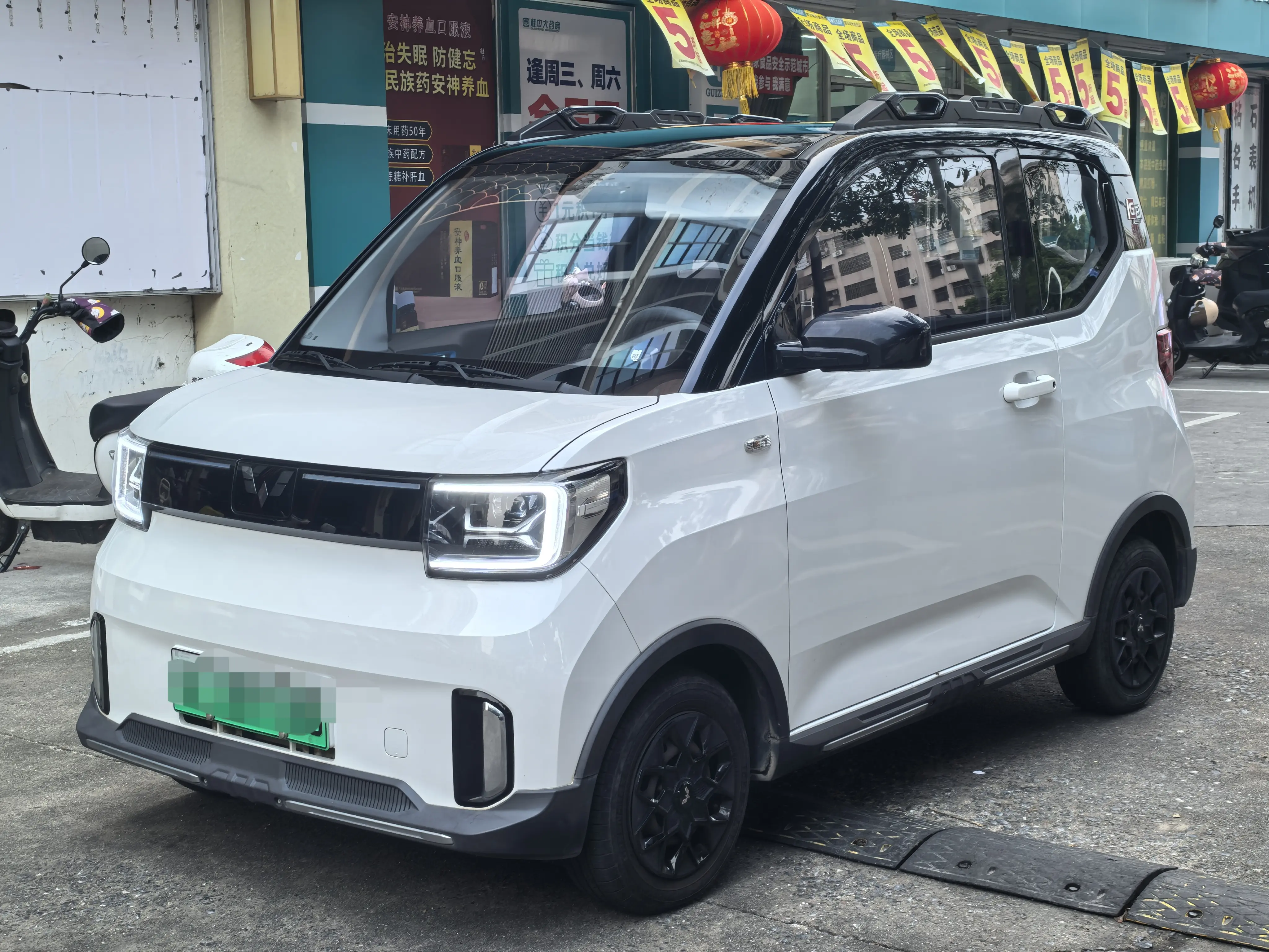 Wuling Hongguang MINIEV  из Китая