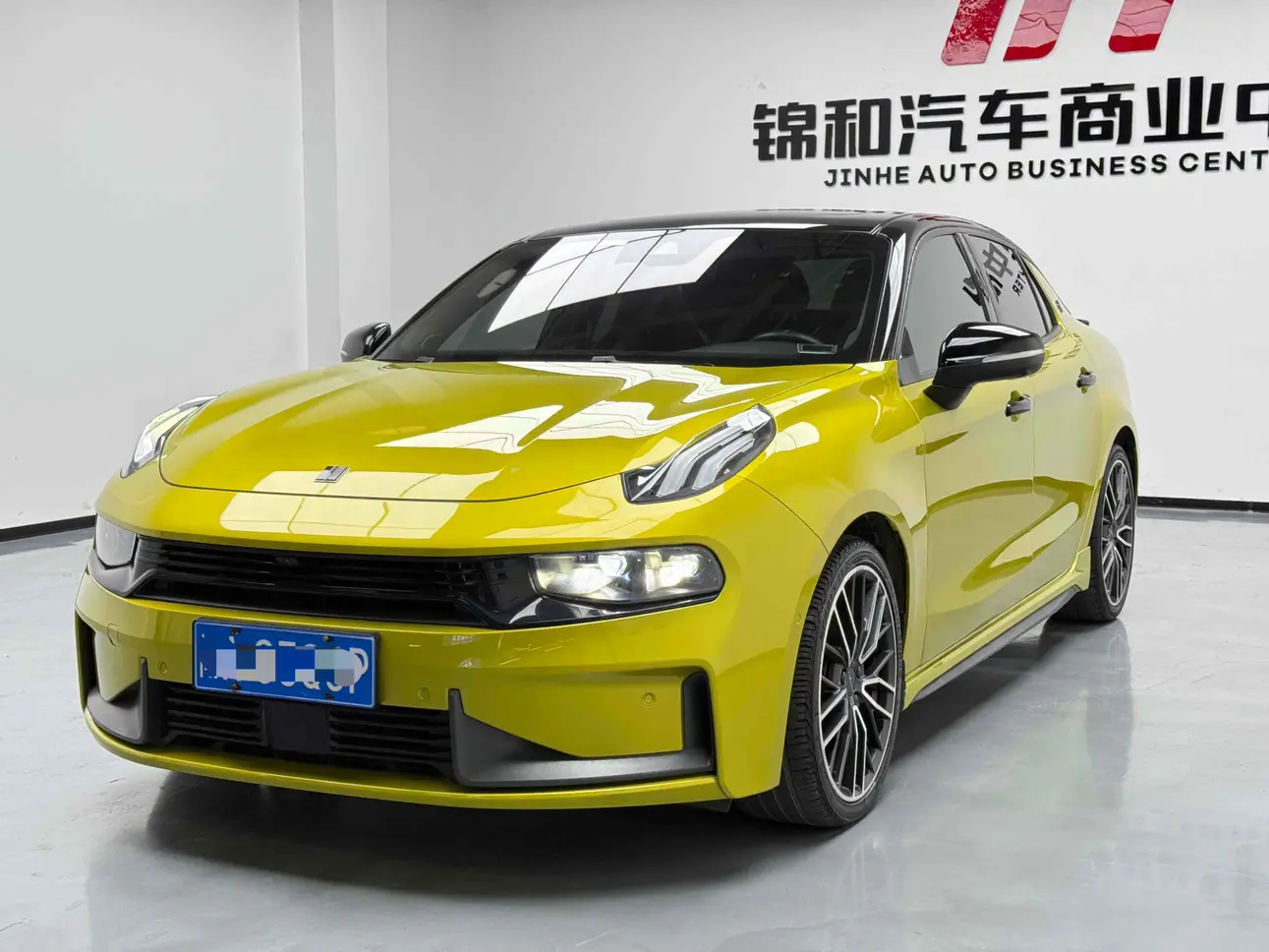 Lynk & Co 03