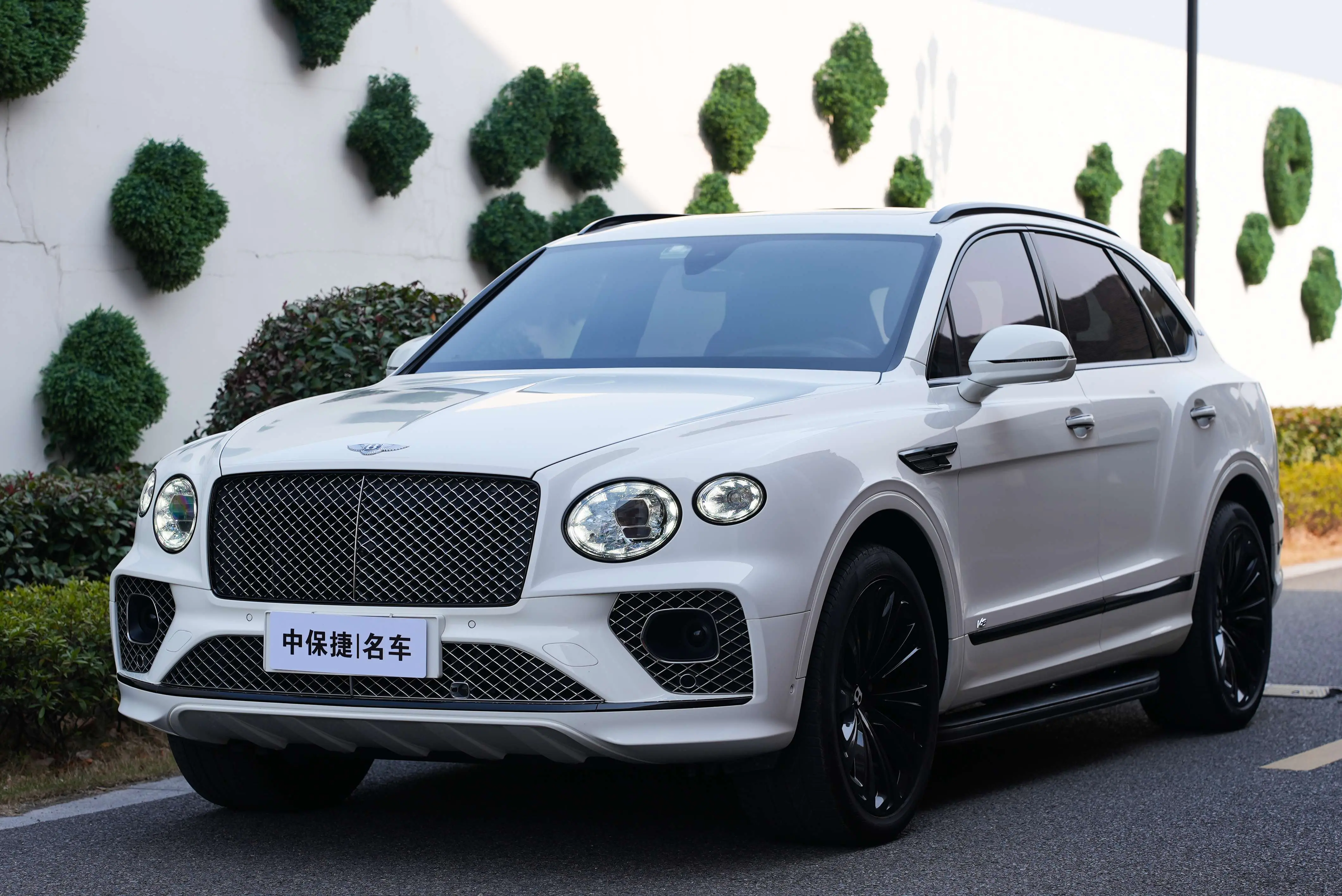 Bentley Bentayga  из Китая