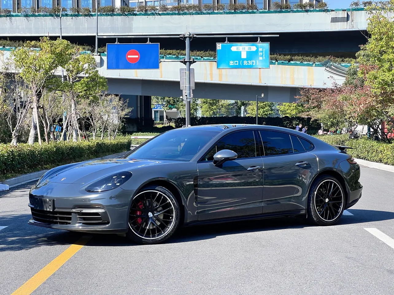 Porsche Panamera  из Китая