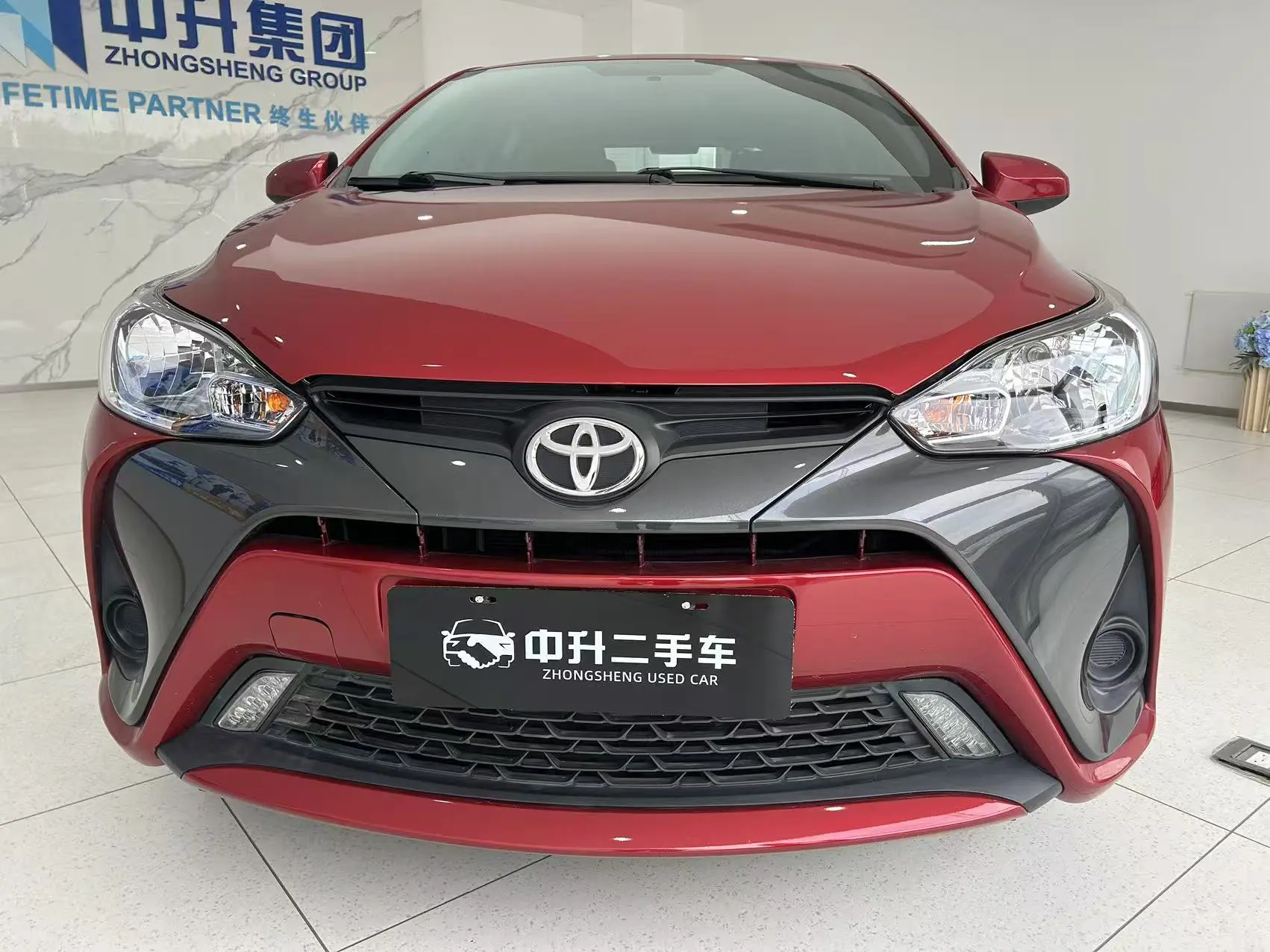 Toyota Yaris L  из Китая