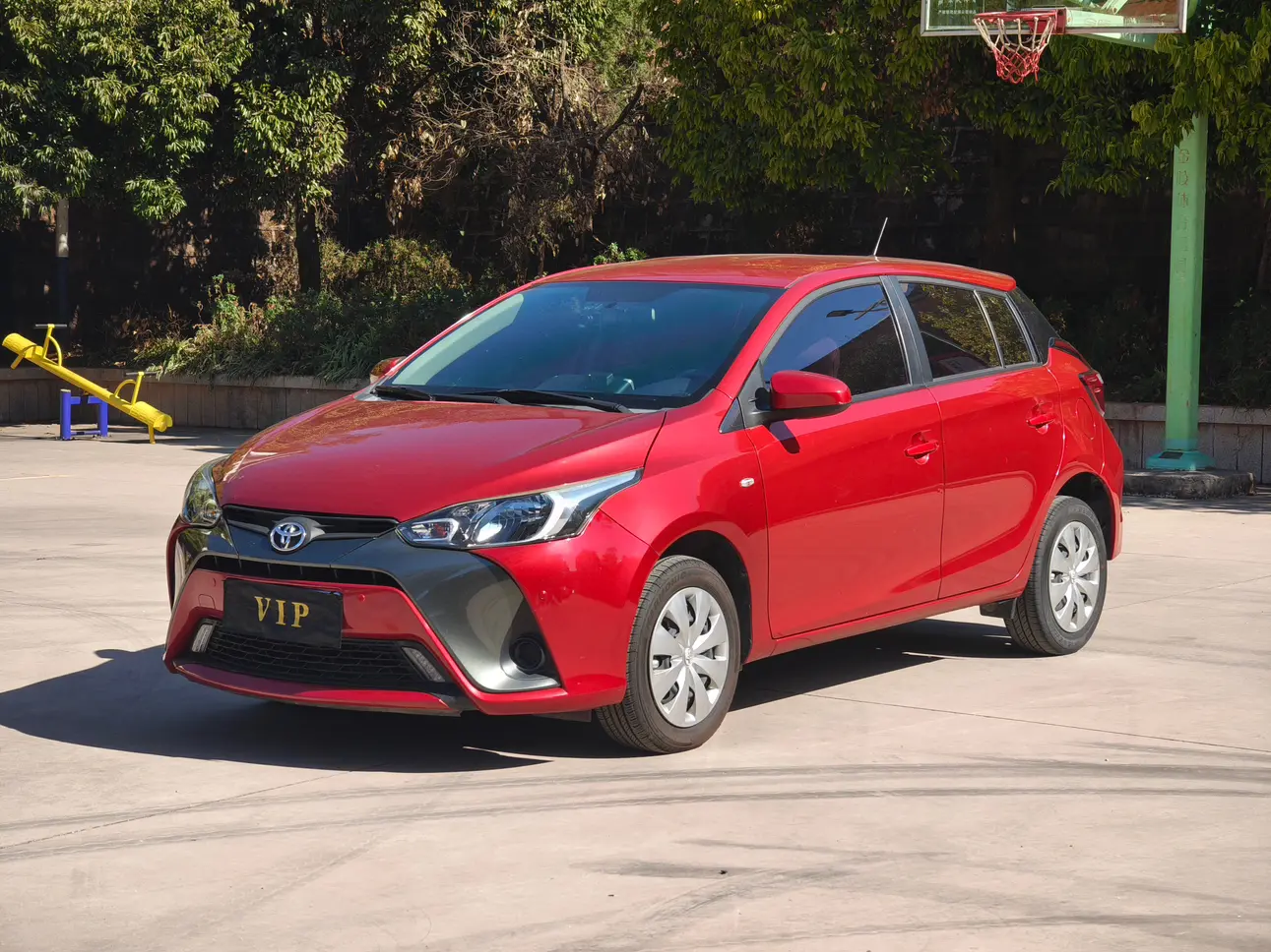 Toyota Yaris L  из Китая