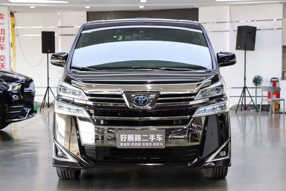 Toyota Crown Wellfire (Wilfa)  из Китая