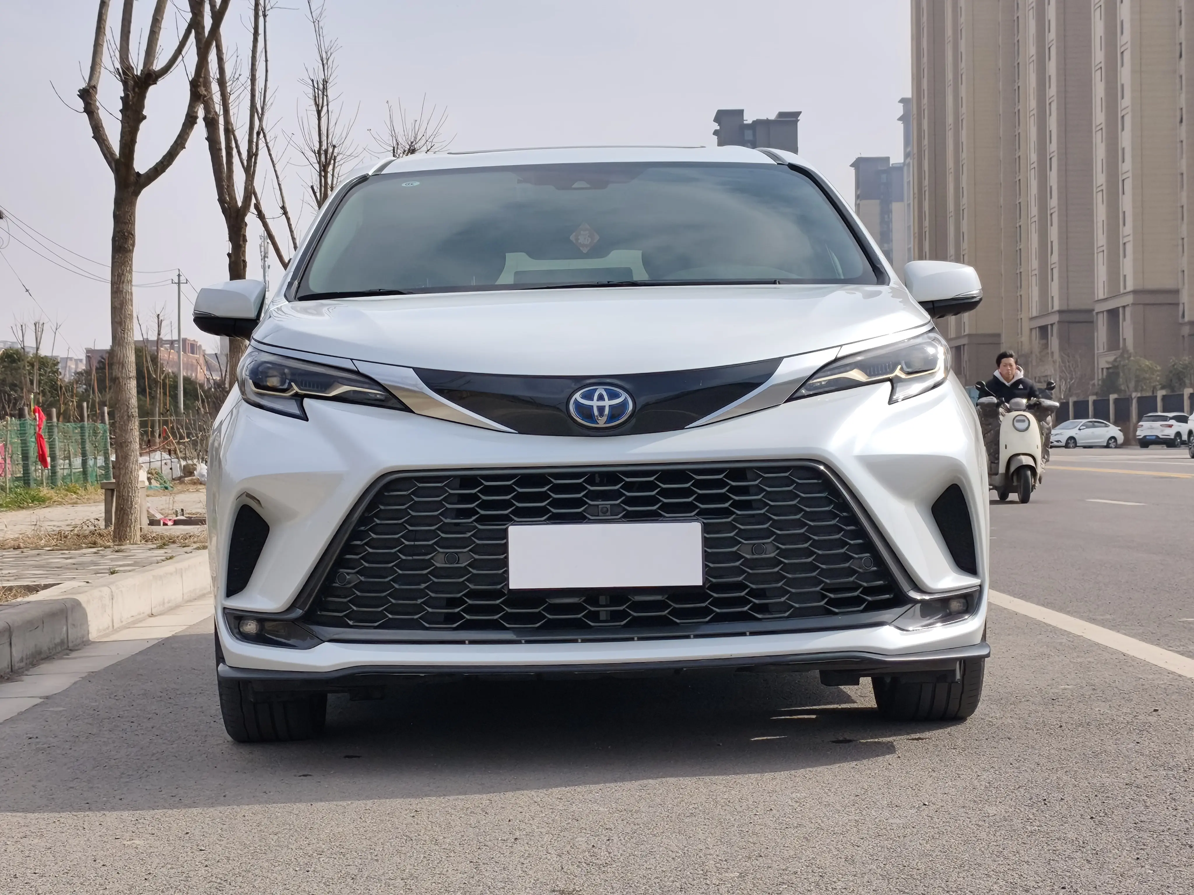 Toyota Granvia  из Китая